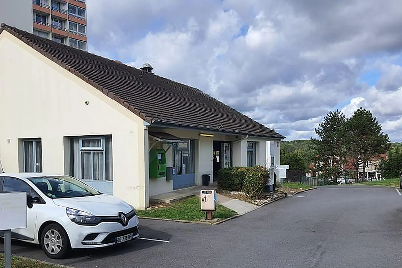 Lieux événementiels, CAMPANILE DAMMARIE LES LYS***