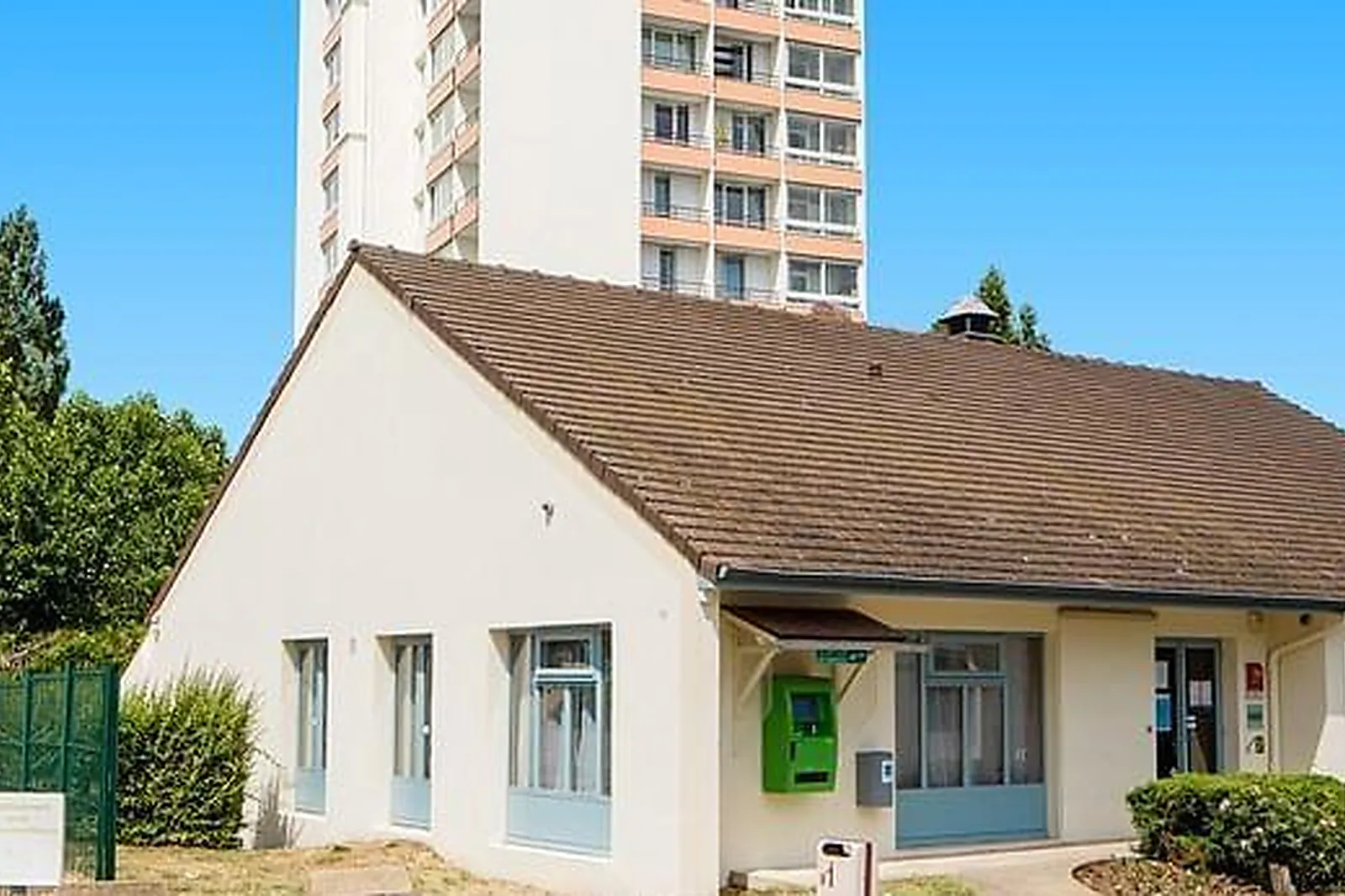 Lieux événementiels, CAMPANILE DAMMARIE LES LYS***