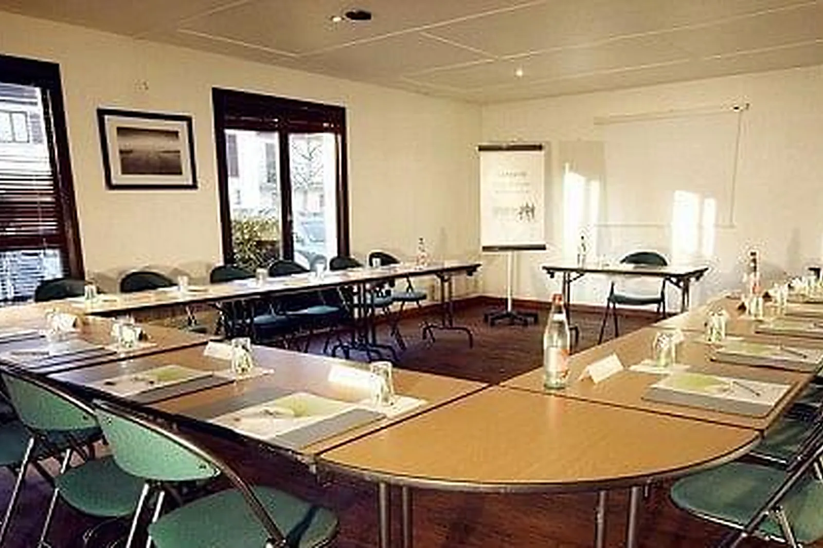 Lieux événementiels, CAMPANILE DAMMARIE LES LYS***