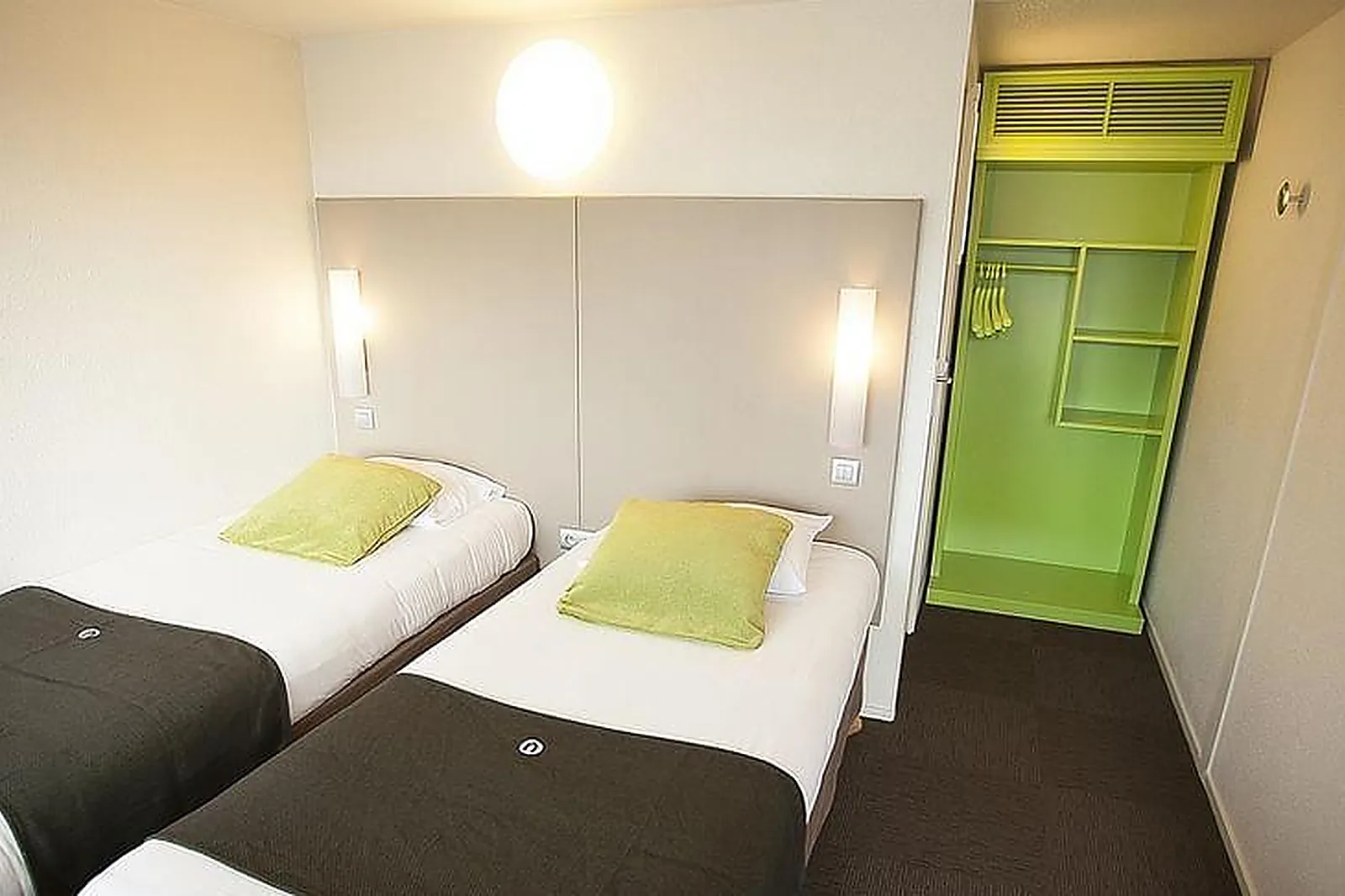 Lieux événementiels, CAMPANILE DAMMARIE LES LYS***