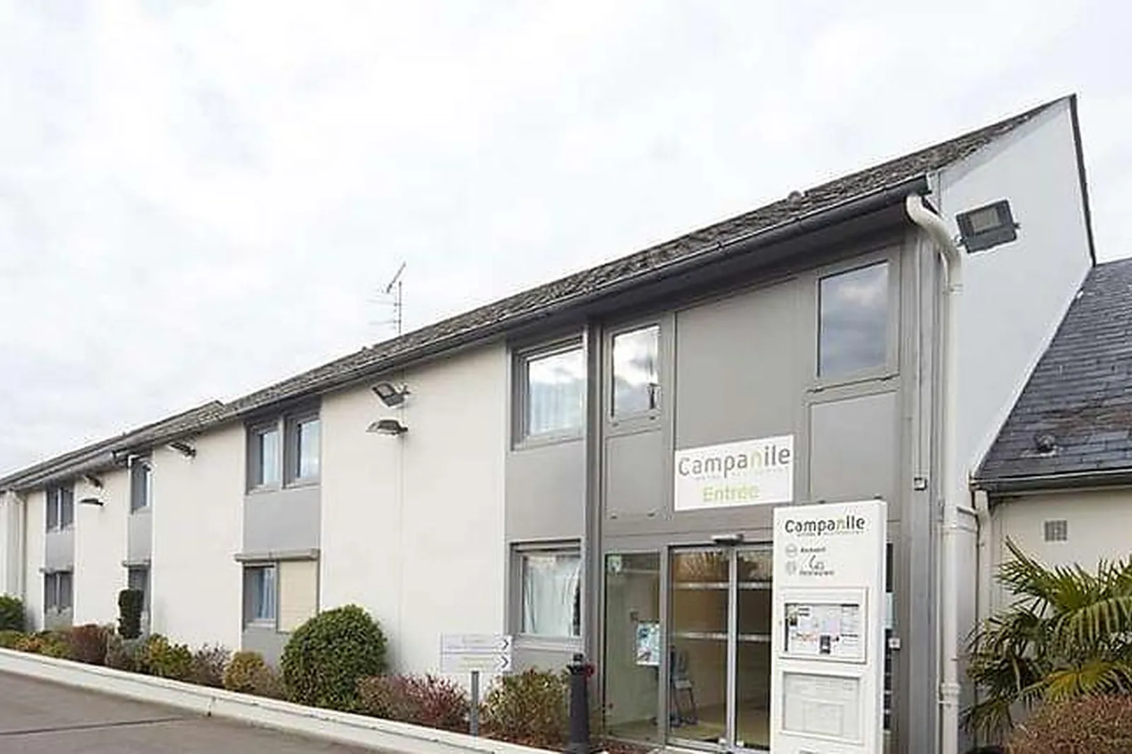 Lieux événementiels, CAMPANILE DIJON SAINT APPOLINAIRE***