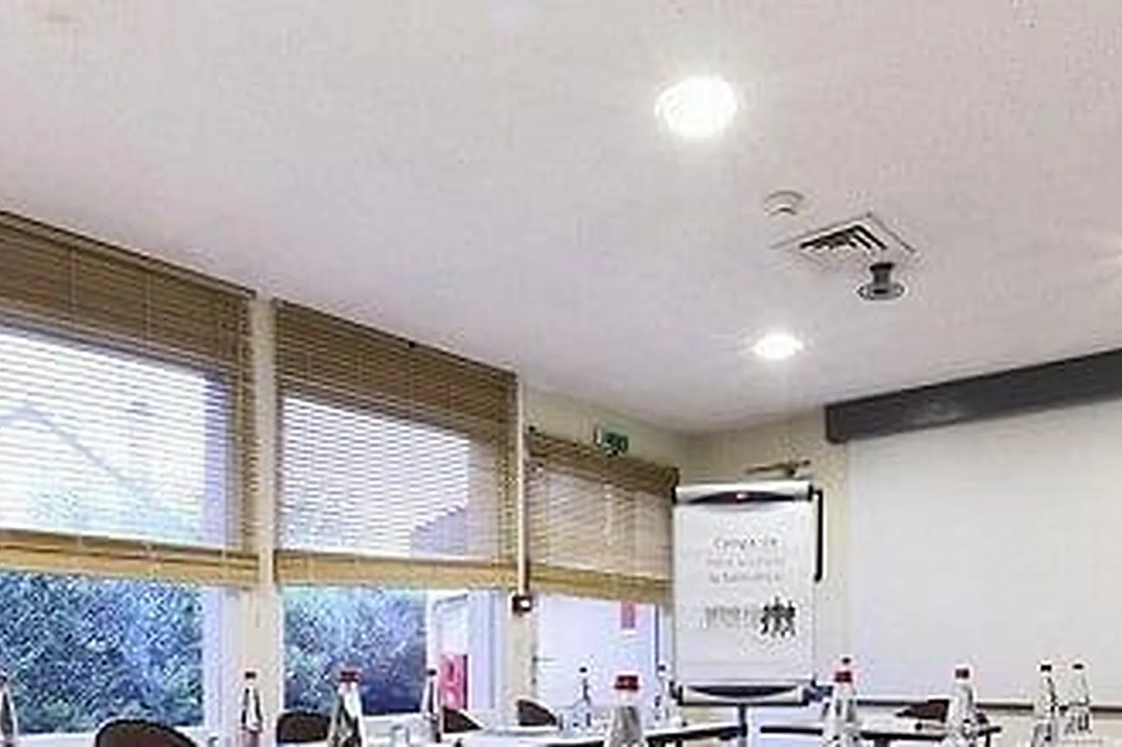 Lieux événementiels, CAMPANILE DIJON SAINT APPOLINAIRE***