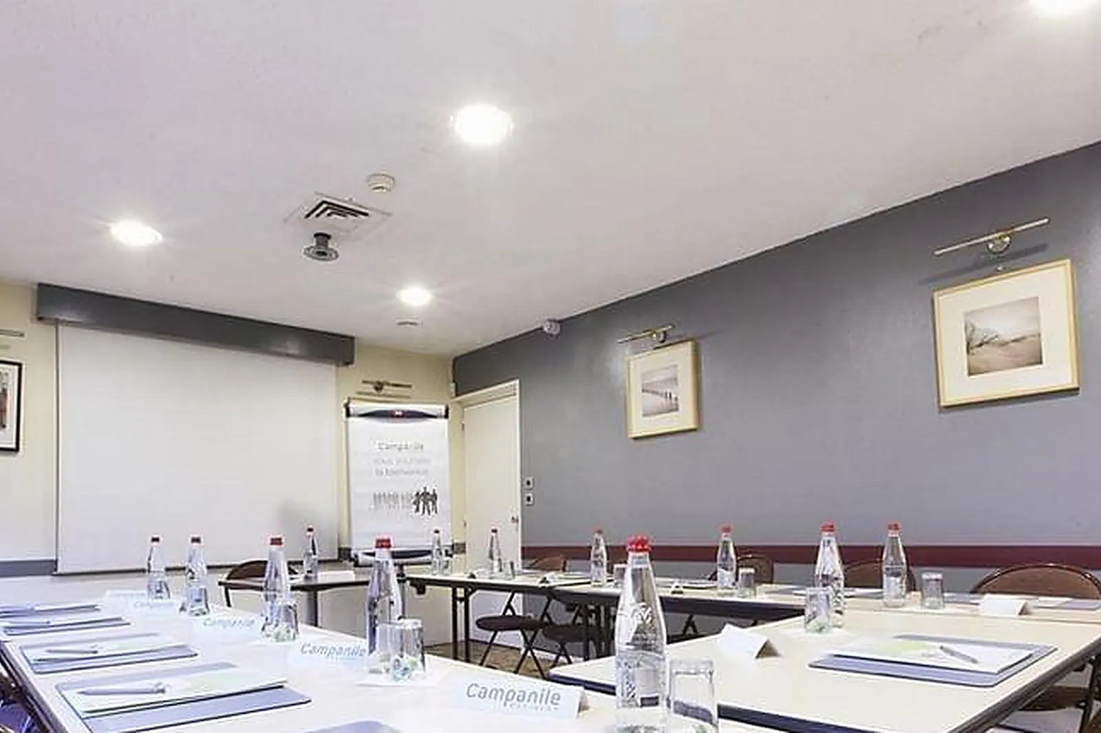 Lieux événementiels, CAMPANILE DIJON SAINT APPOLINAIRE***