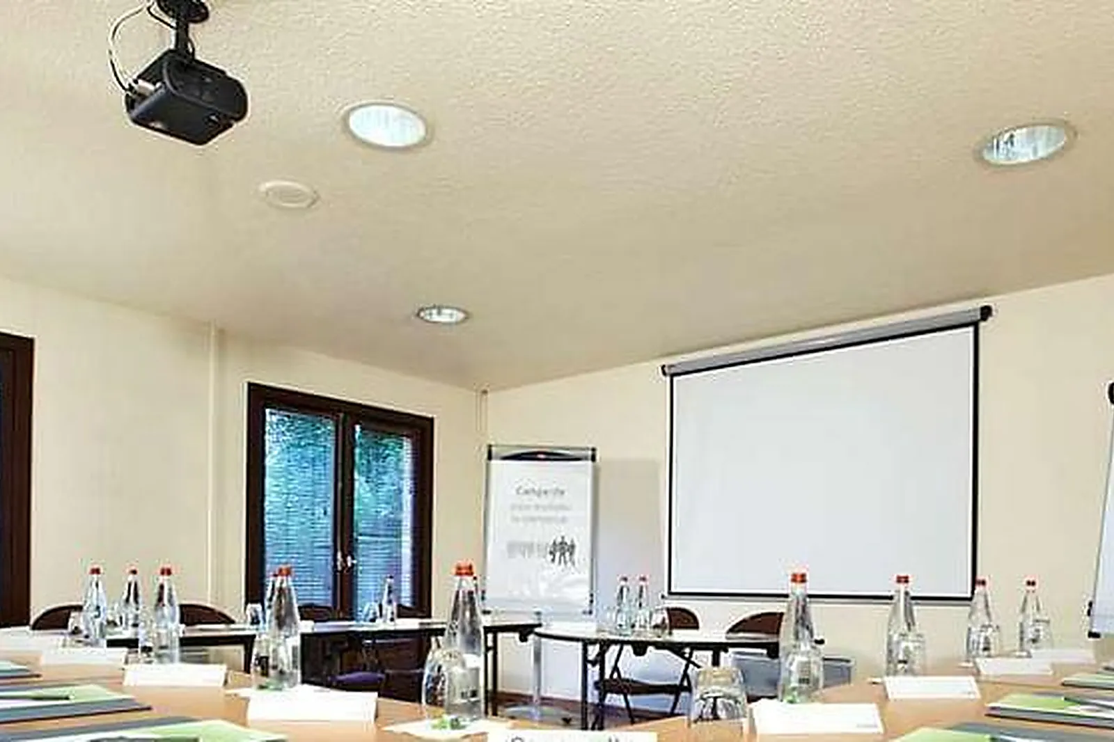 Lieux événementiels, CAMPANILE EVREUX