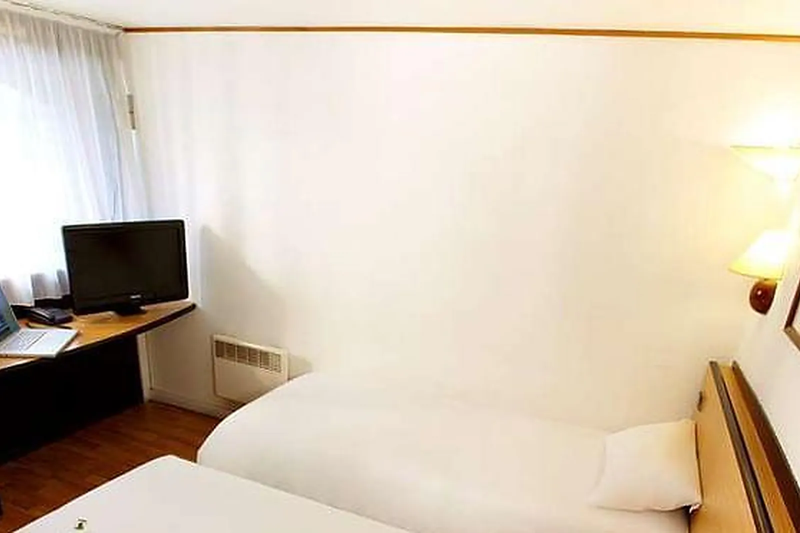 Lieux événementiels, CAMPANILE EVREUX