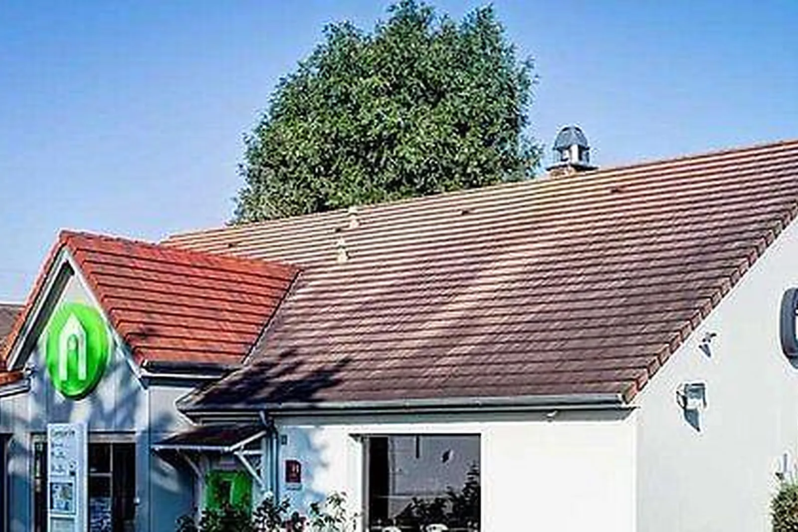 Lieux événementiels, CAMPANILE EVRY***