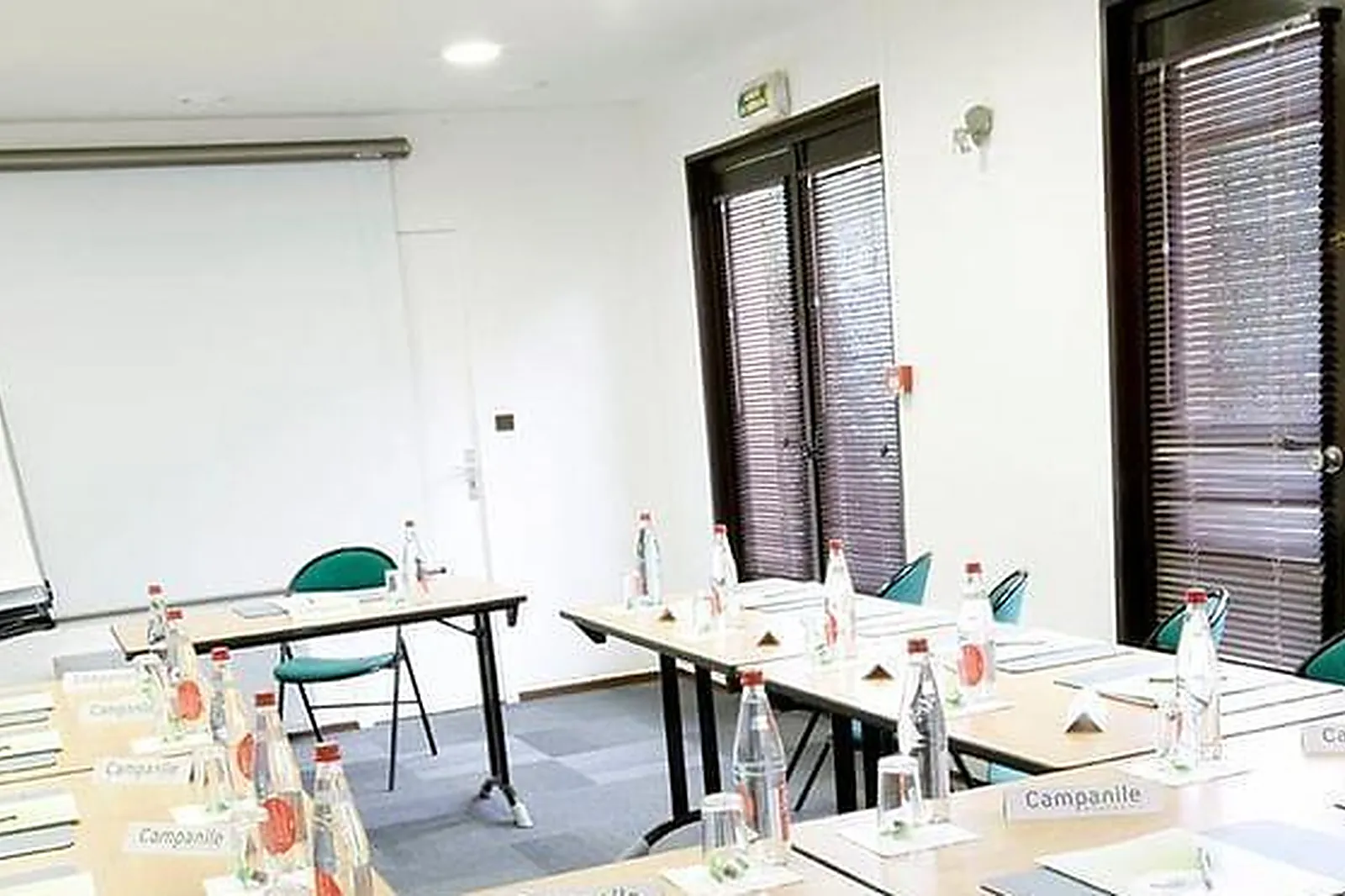 Lieux événementiels, CAMPANILE LILLE EST VILLENEUVE D'ASCQ ***