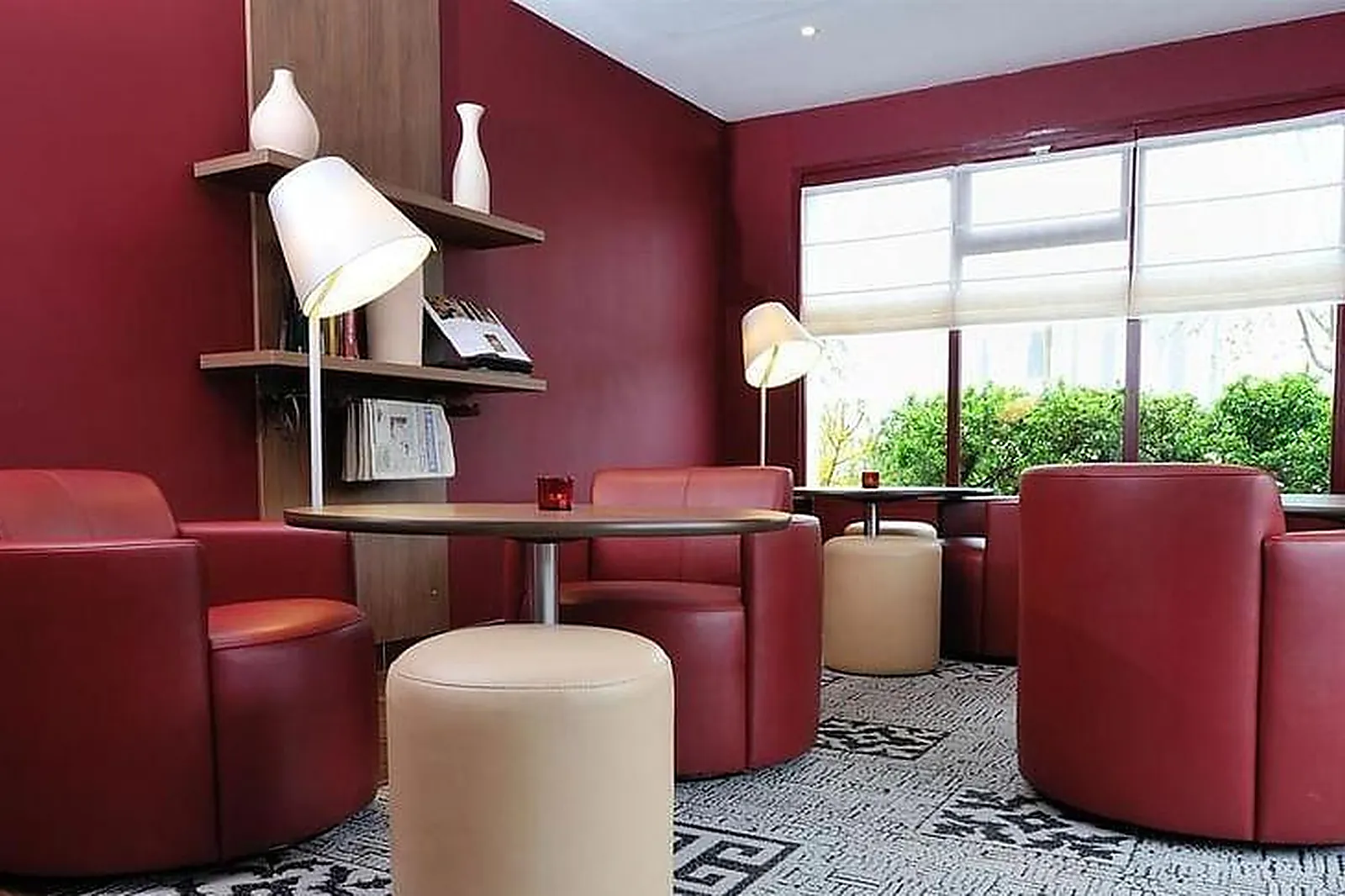 Lieux événementiels, CAMPANILE LYON EST ***