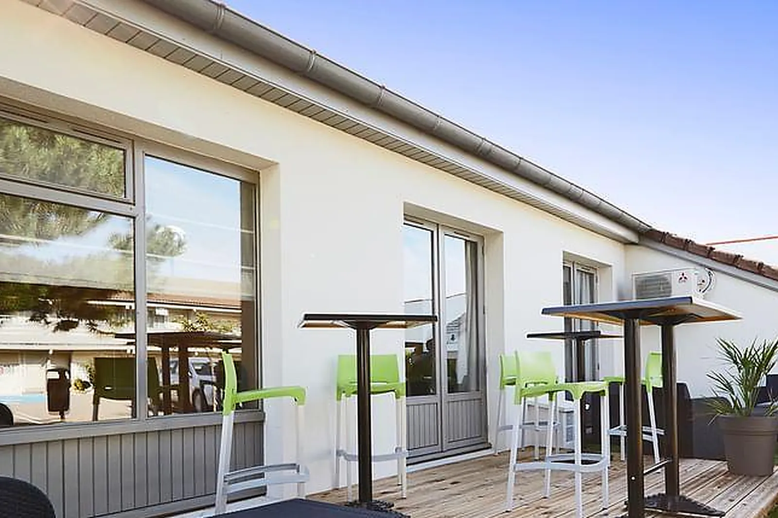 Lieux événementiels, CAMPANILE LYON SUD FEYZIN***