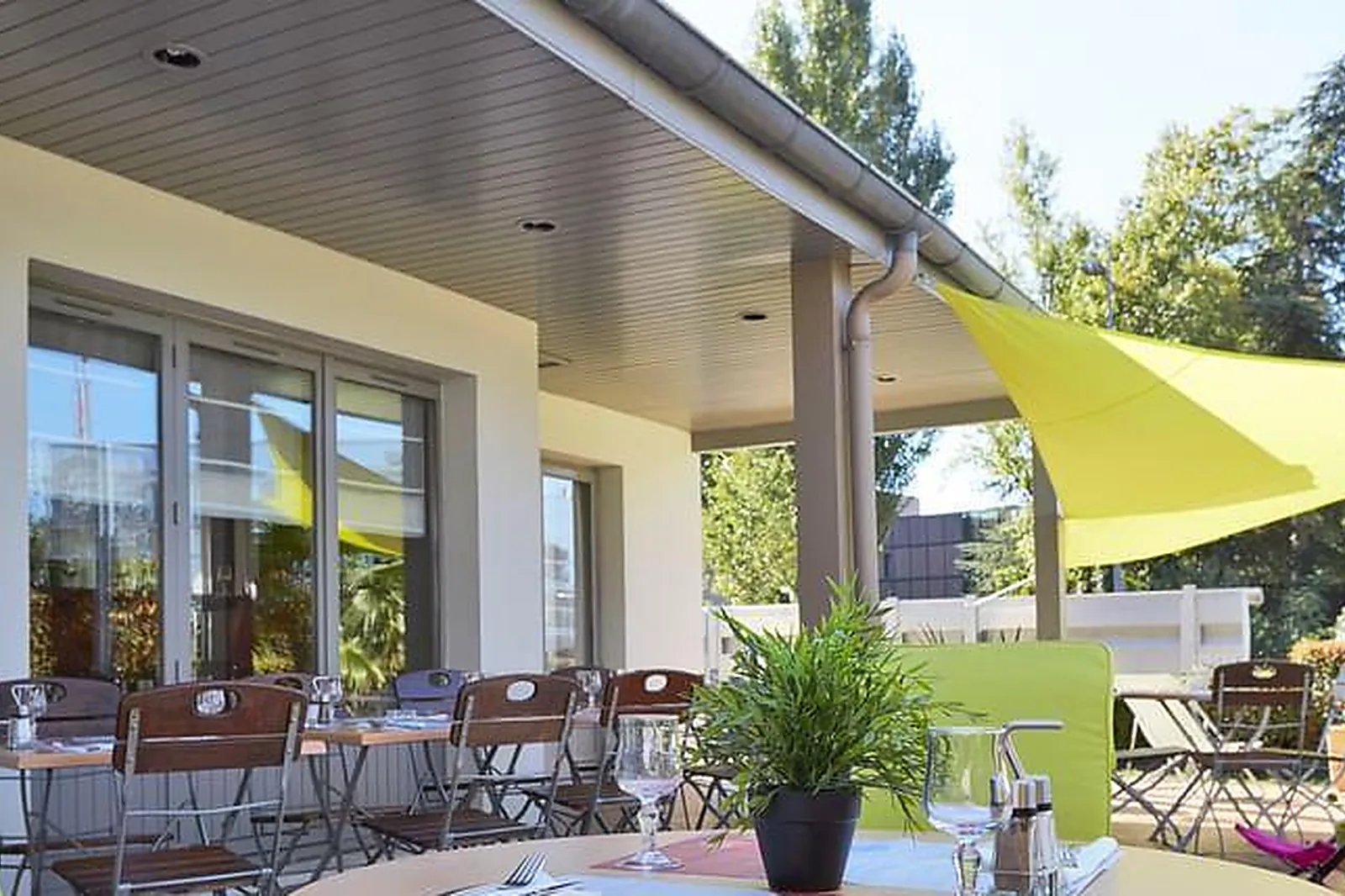 Lieux événementiels, CAMPANILE LYON SUD FEYZIN***