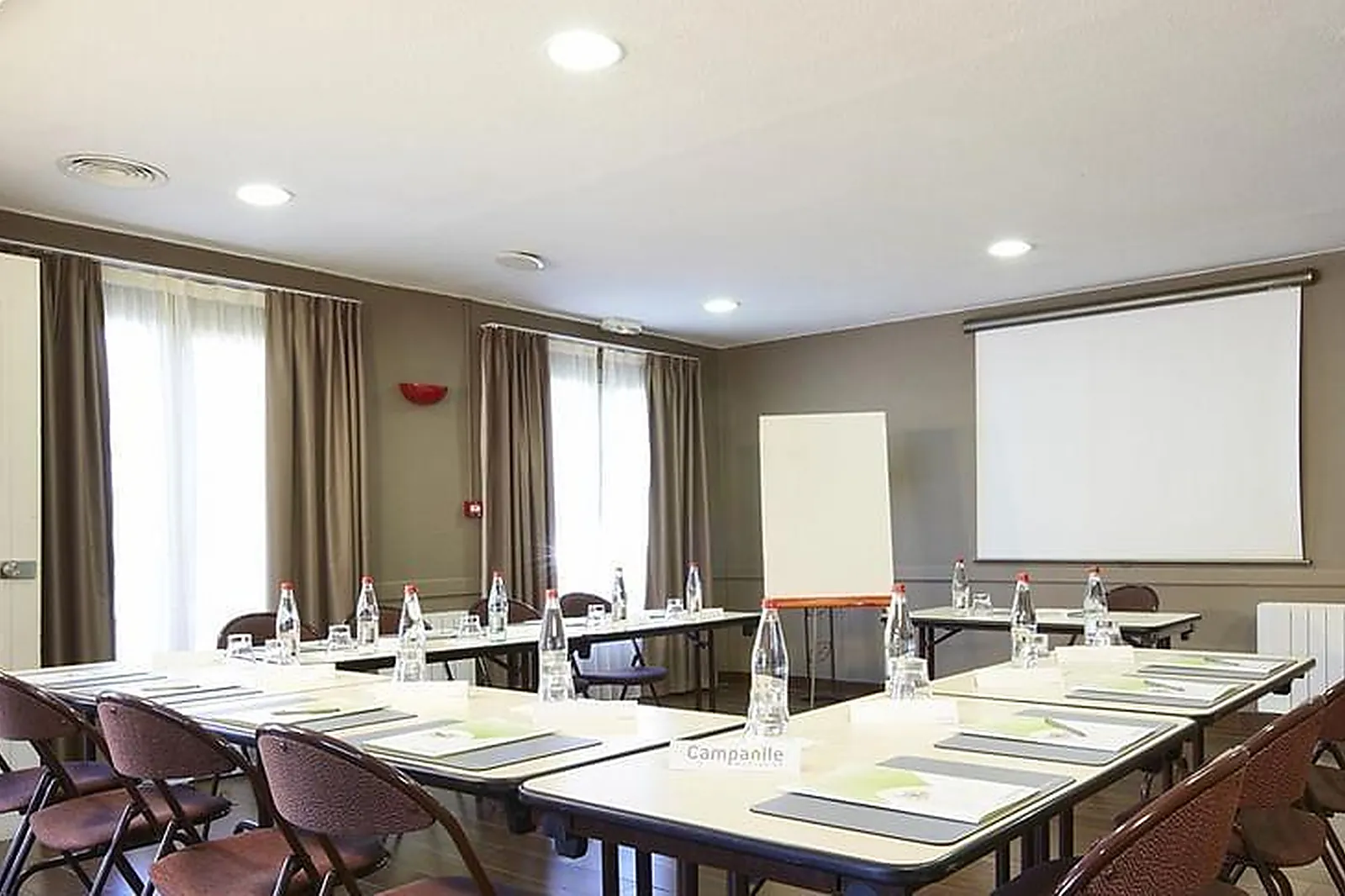 Lieux événementiels, CAMPANILE MONTBÉLIARD - SOCHAUX***