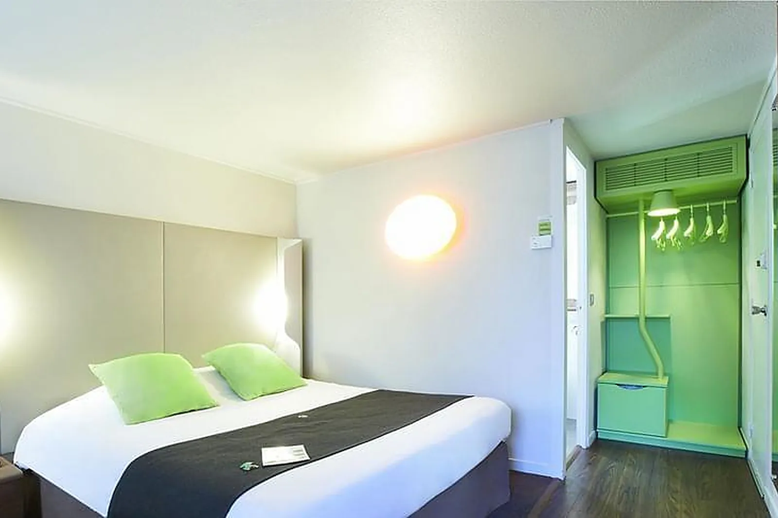 Lieux événementiels, CAMPANILE MONTBÉLIARD - SOCHAUX***