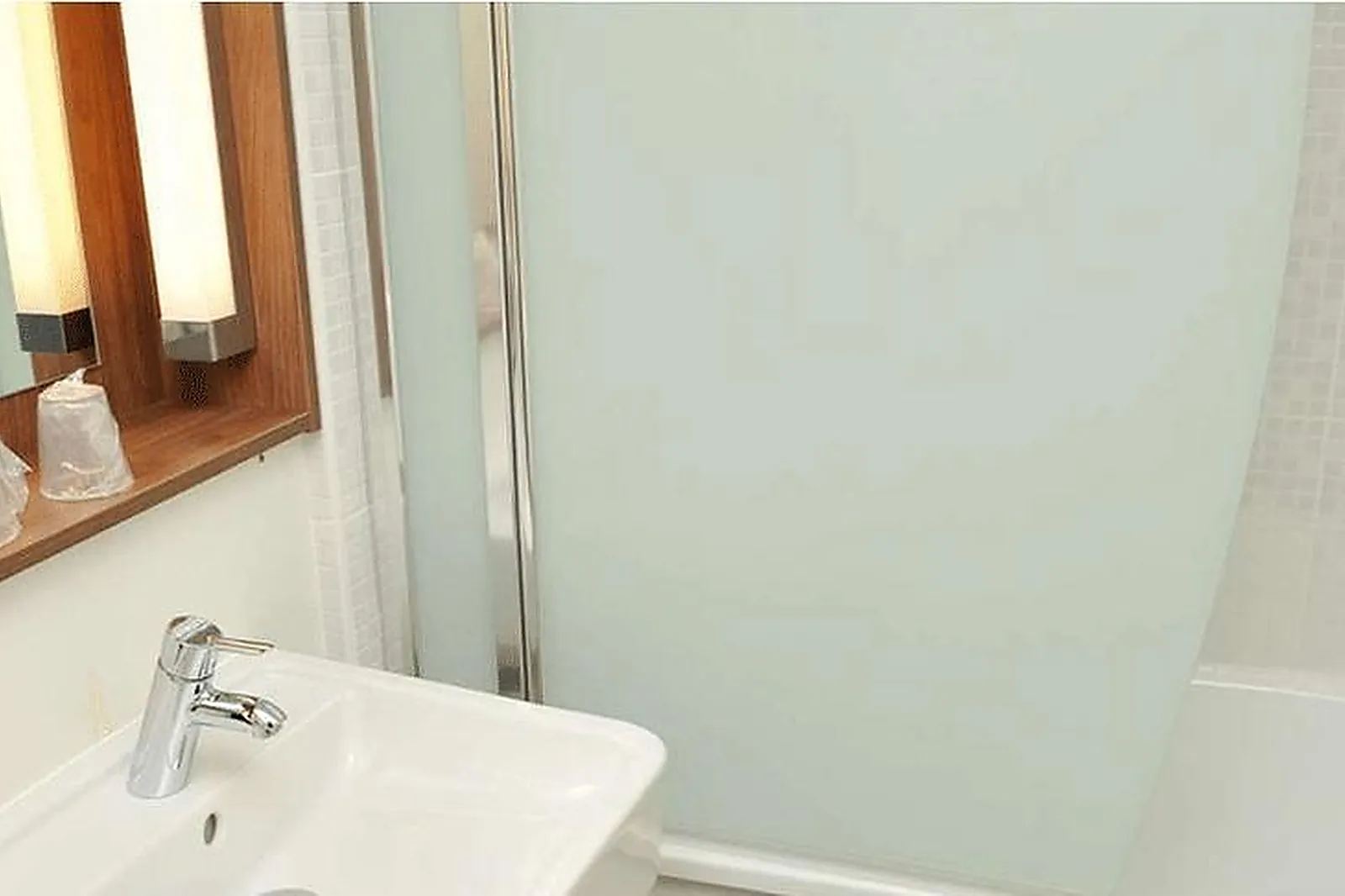 Lieux événementiels, CAMPANILE MONTELIMAR***