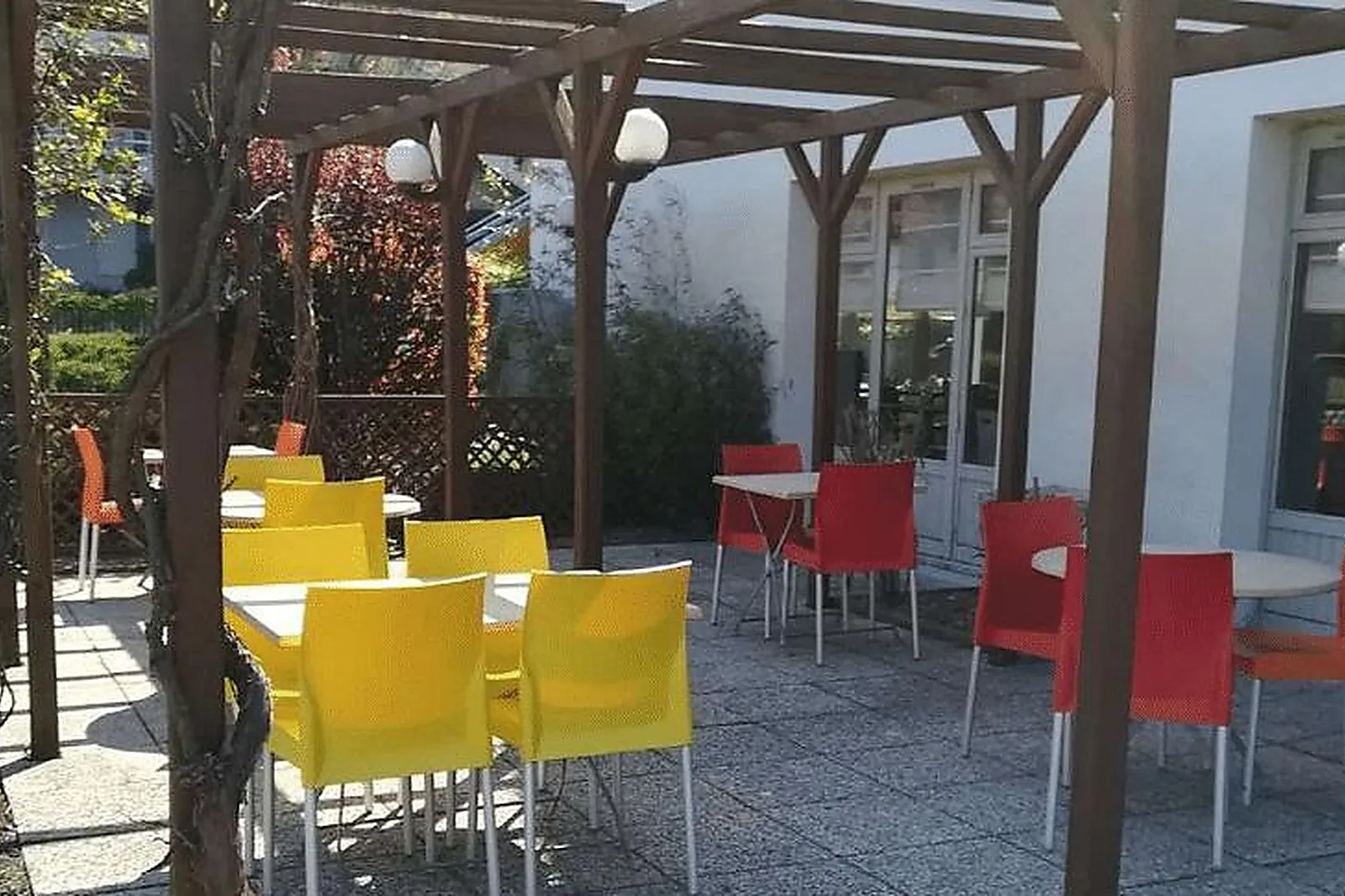 Lieux événementiels, CAMPANILE MONTELIMAR***