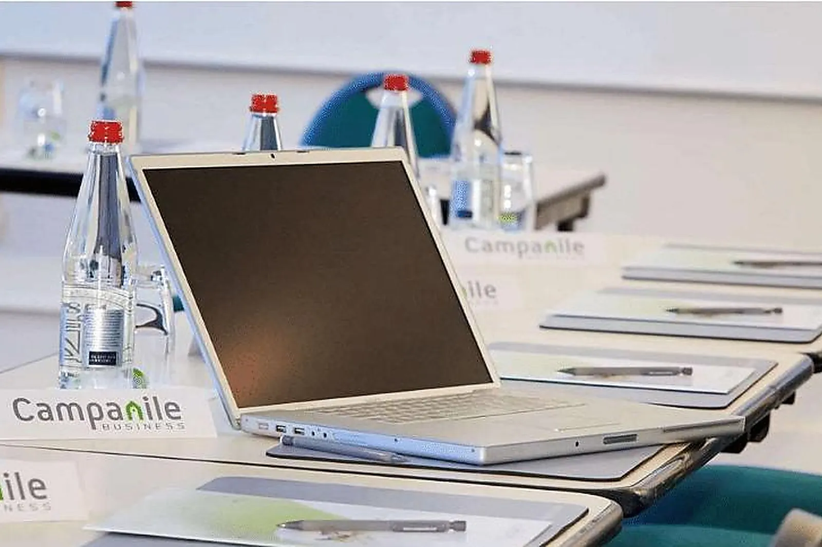 Lieux événementiels, CAMPANILE MONTELIMAR***