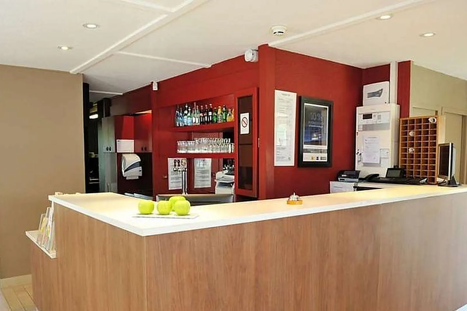 Lieux événementiels, CAMPANILE MONTELIMAR***