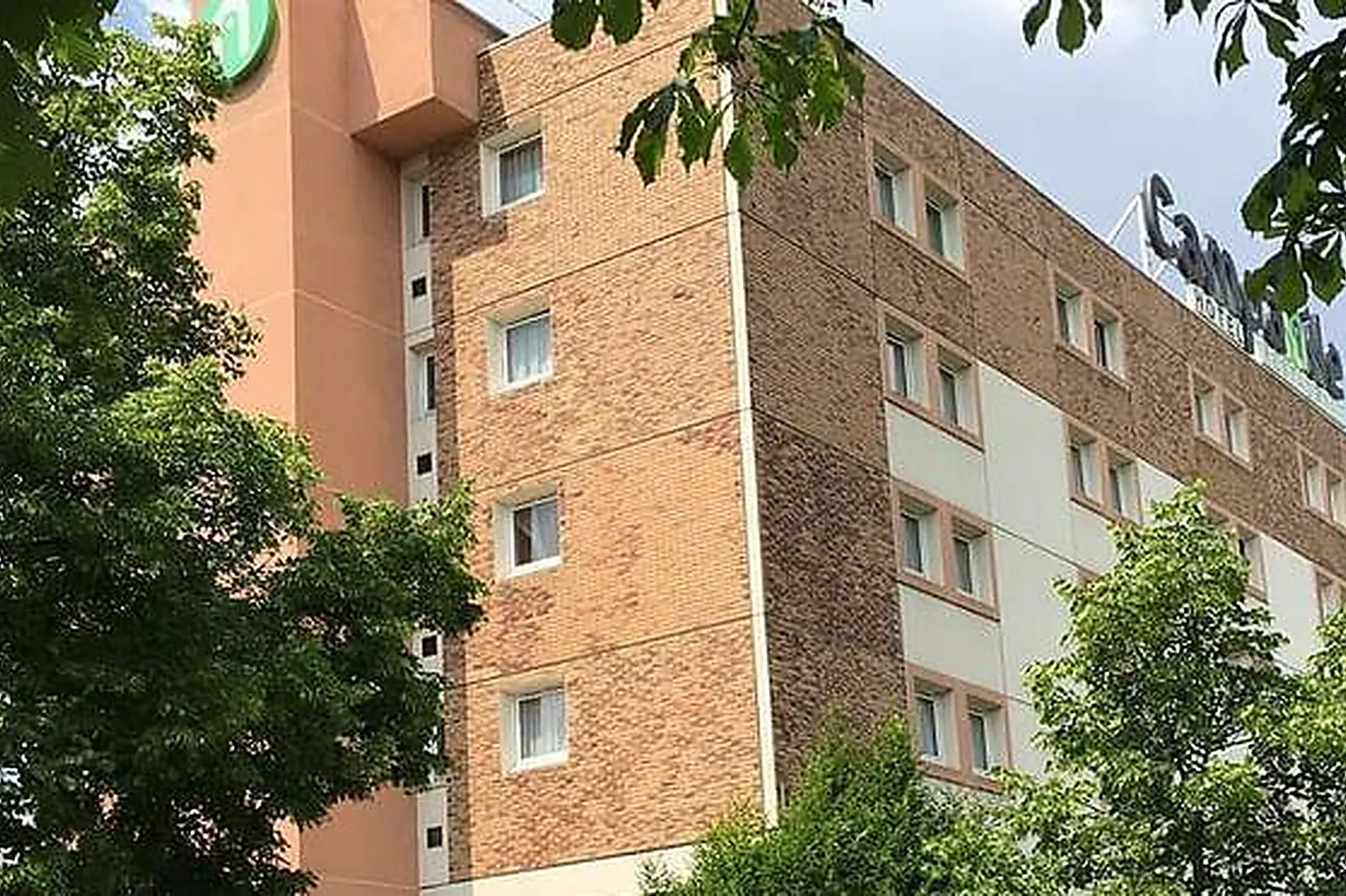 Lieux événementiels, CAMPANILE NANTERRE LA DÉFENSE***