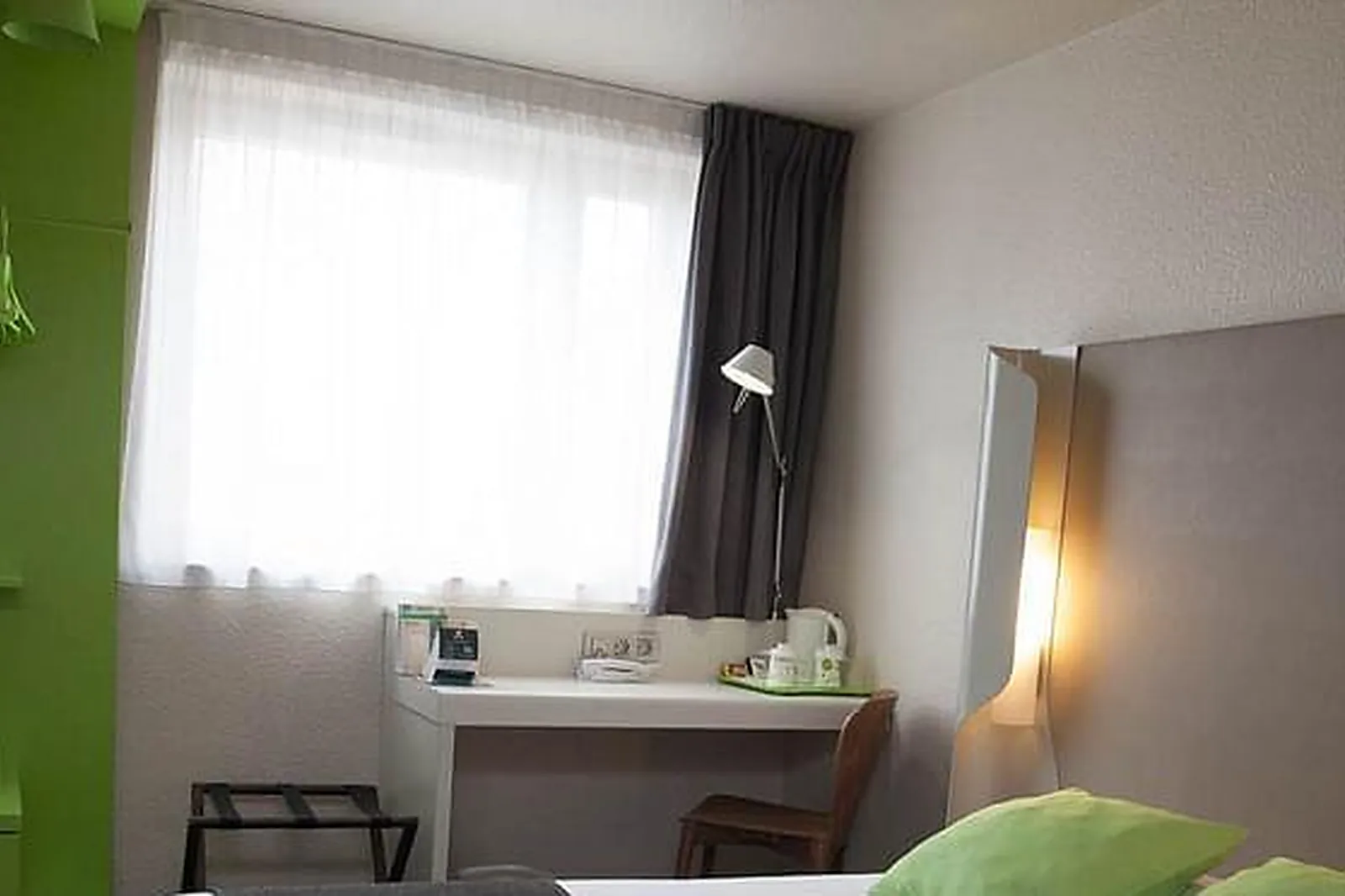 Lieux événementiels, CAMPANILE NANTERRE LA DÉFENSE***