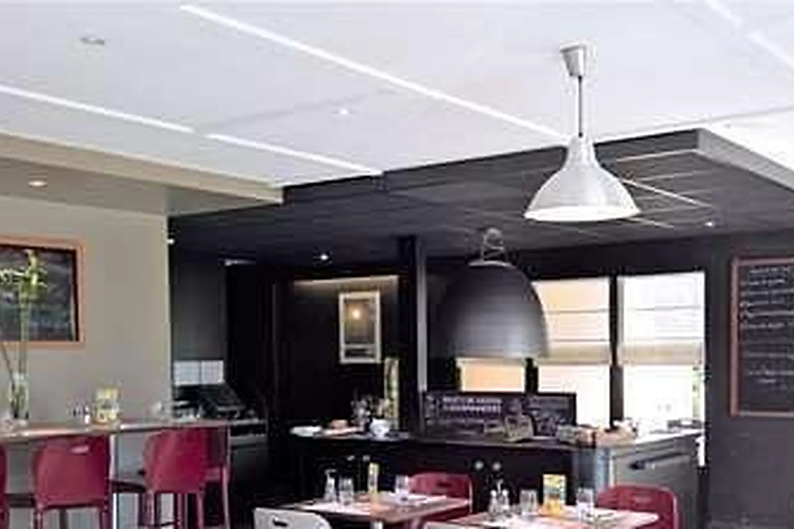 Lieux événementiels, CAMPANILE NEVERS VARENNES VAUZELLES**