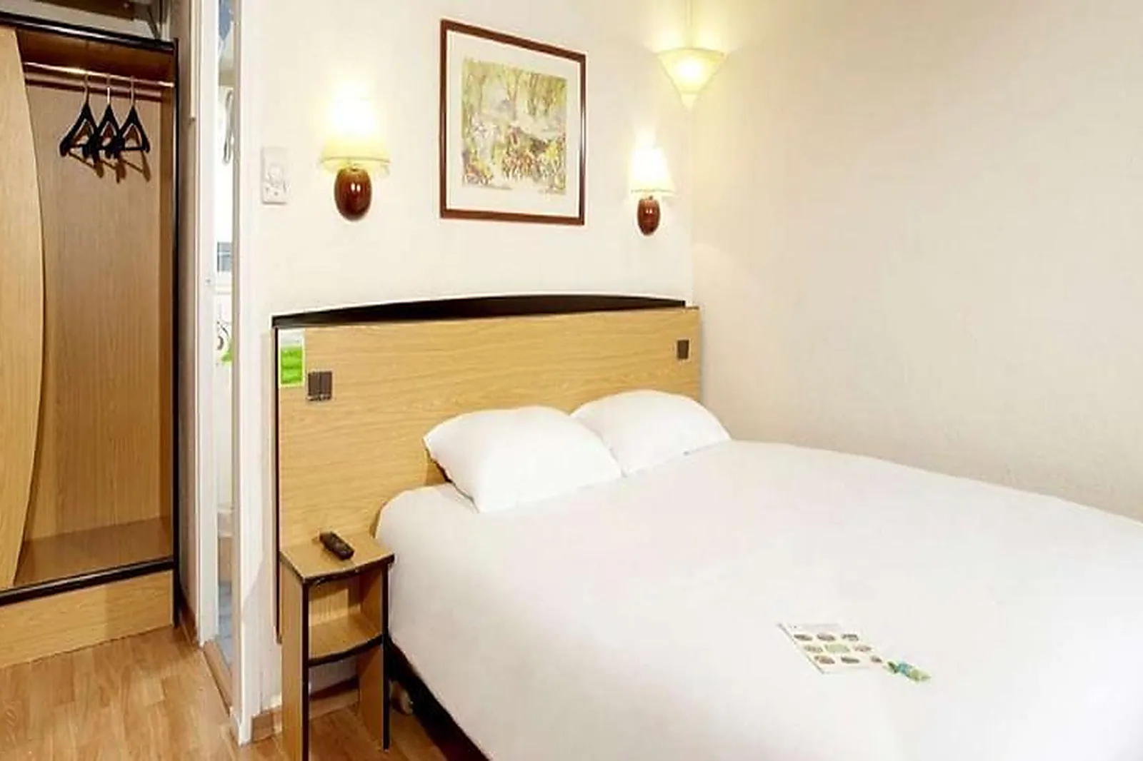 Lieux événementiels, CAMPANILE NEVERS VARENNES VAUZELLES**