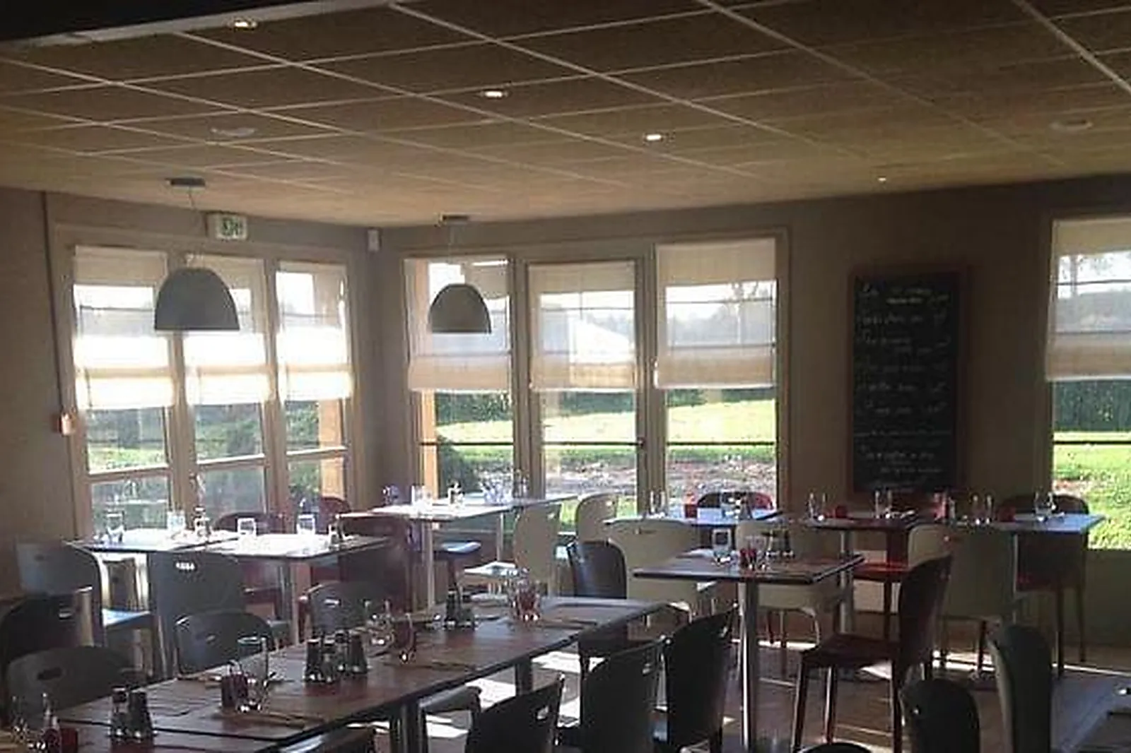 Lieux événementiels, CAMPANILE NIORT LA CRÉCHE ***