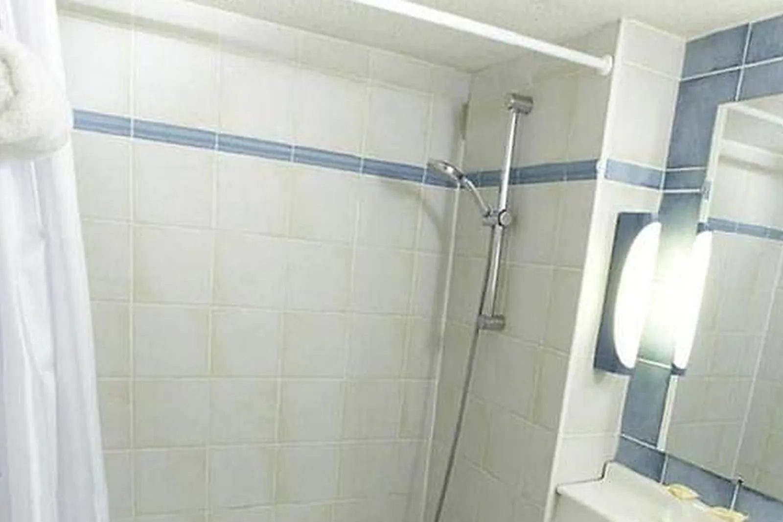 Lieux événementiels, CAMPANILE NIORT LA CRÉCHE ***