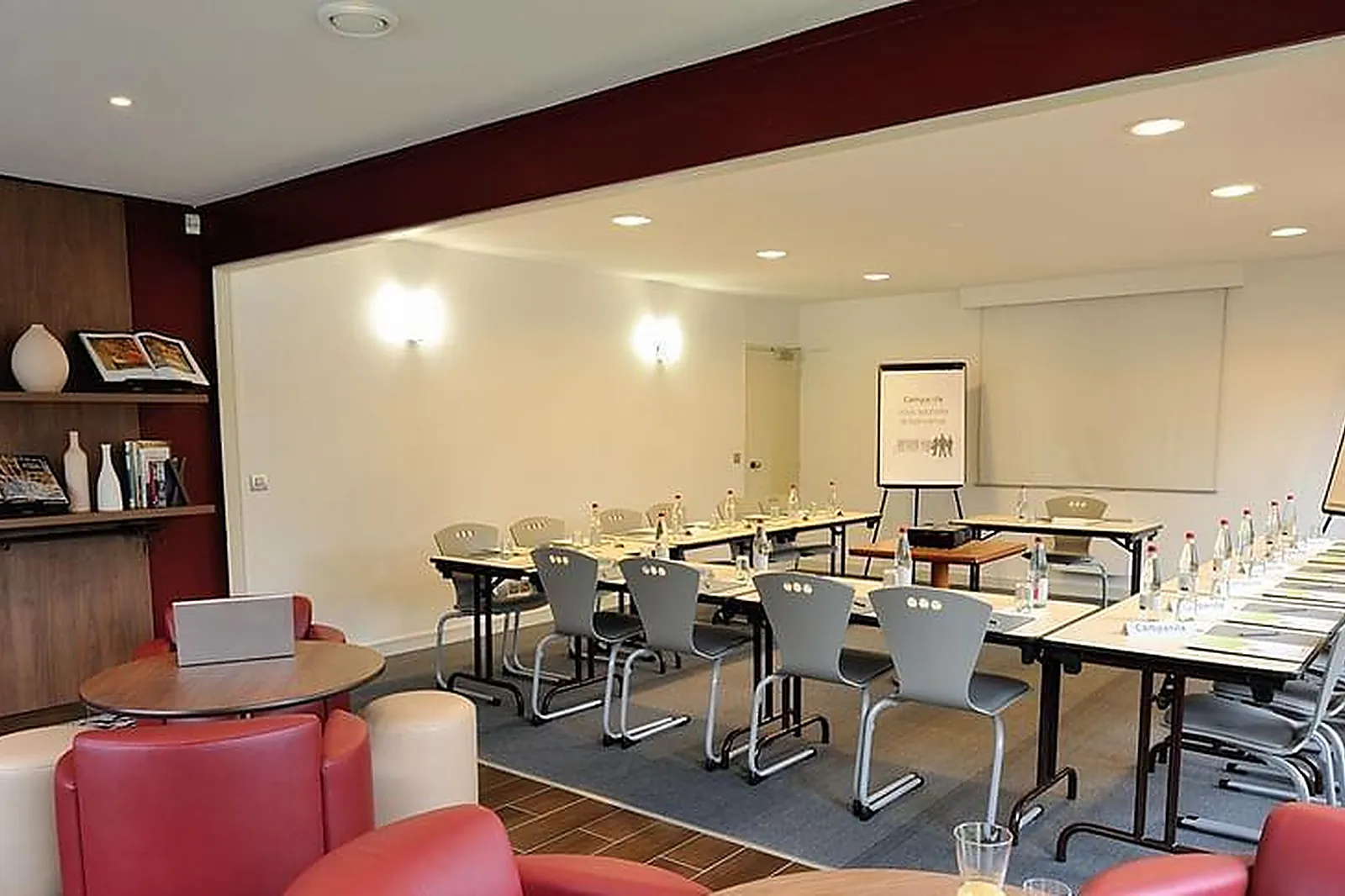 Lieux événementiels, CAMPANILE REIMS-SUD-EST TAISSY ***