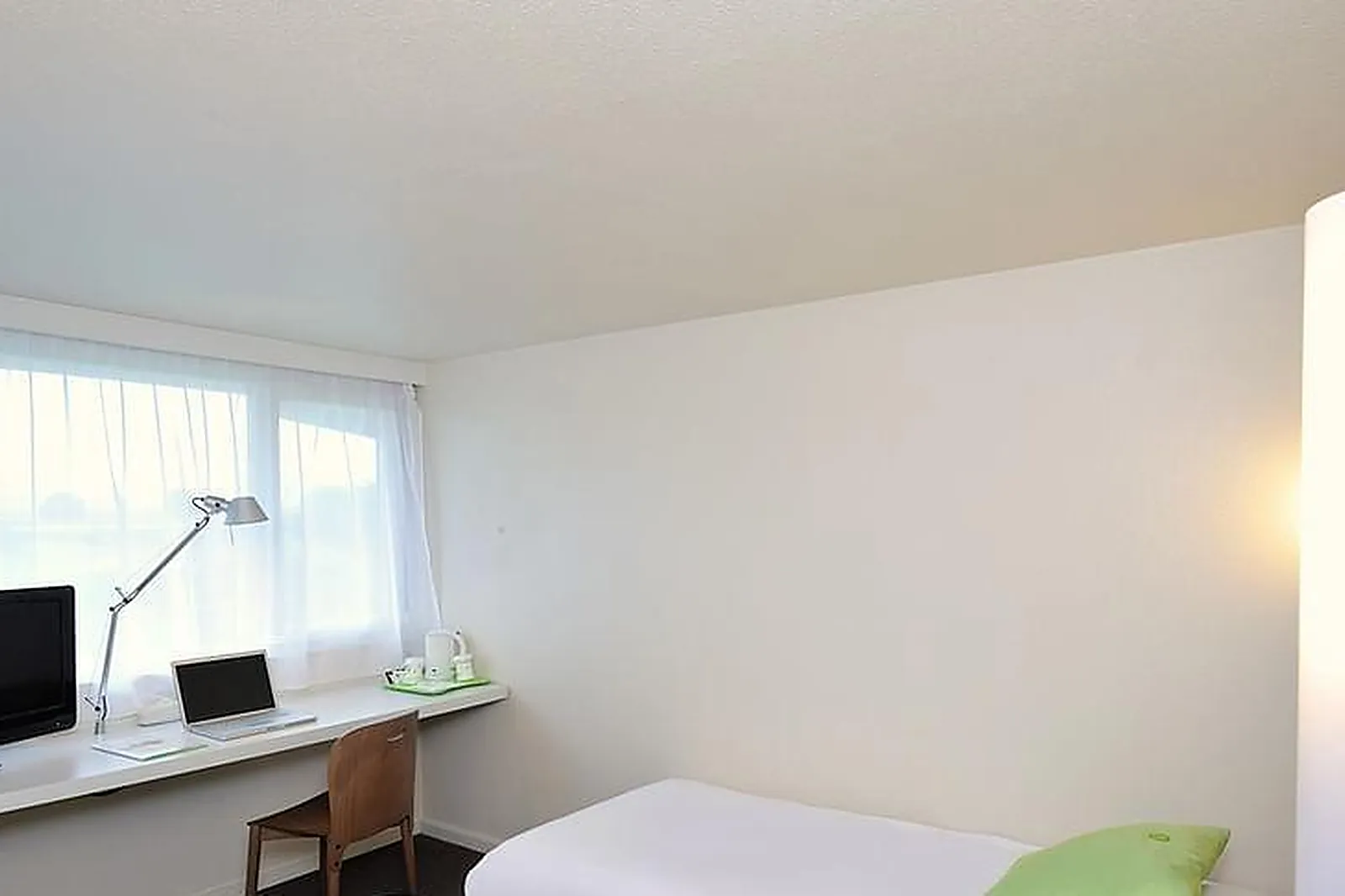 Lieux événementiels, CAMPANILE REIMS-SUD-EST TAISSY ***