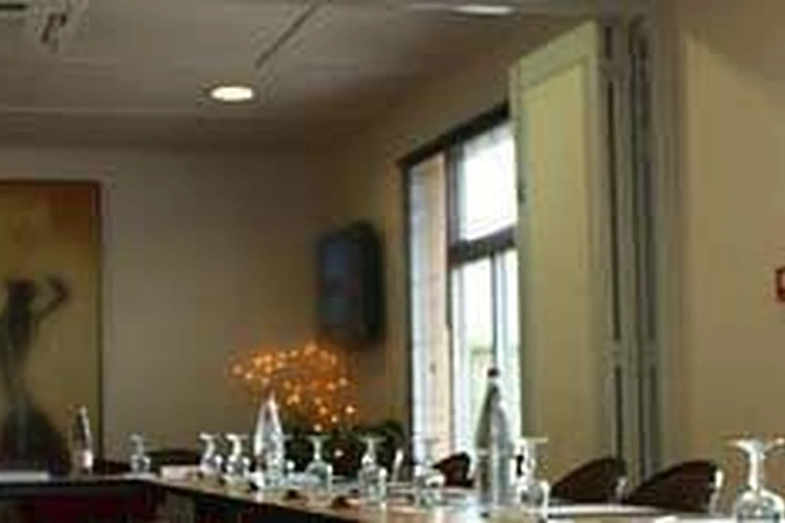 Lieux événementiels, CAMPANILE REIMS TINQUEUX ***