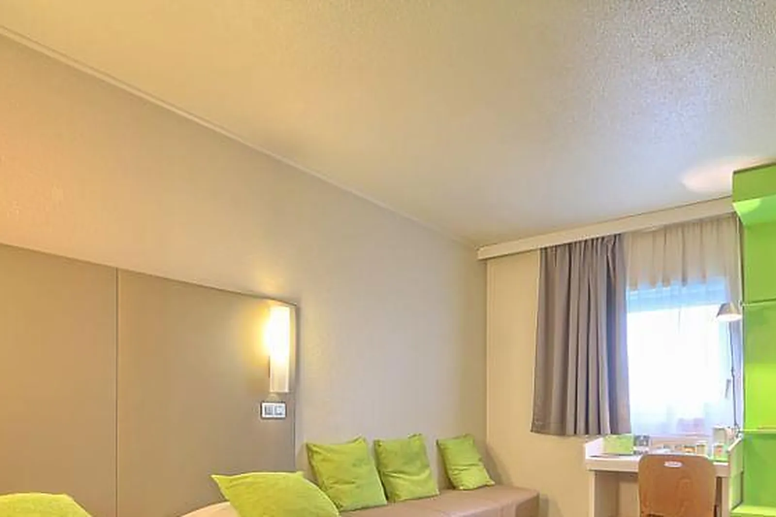 Lieux événementiels, ESPACE TRAIT D'UNION