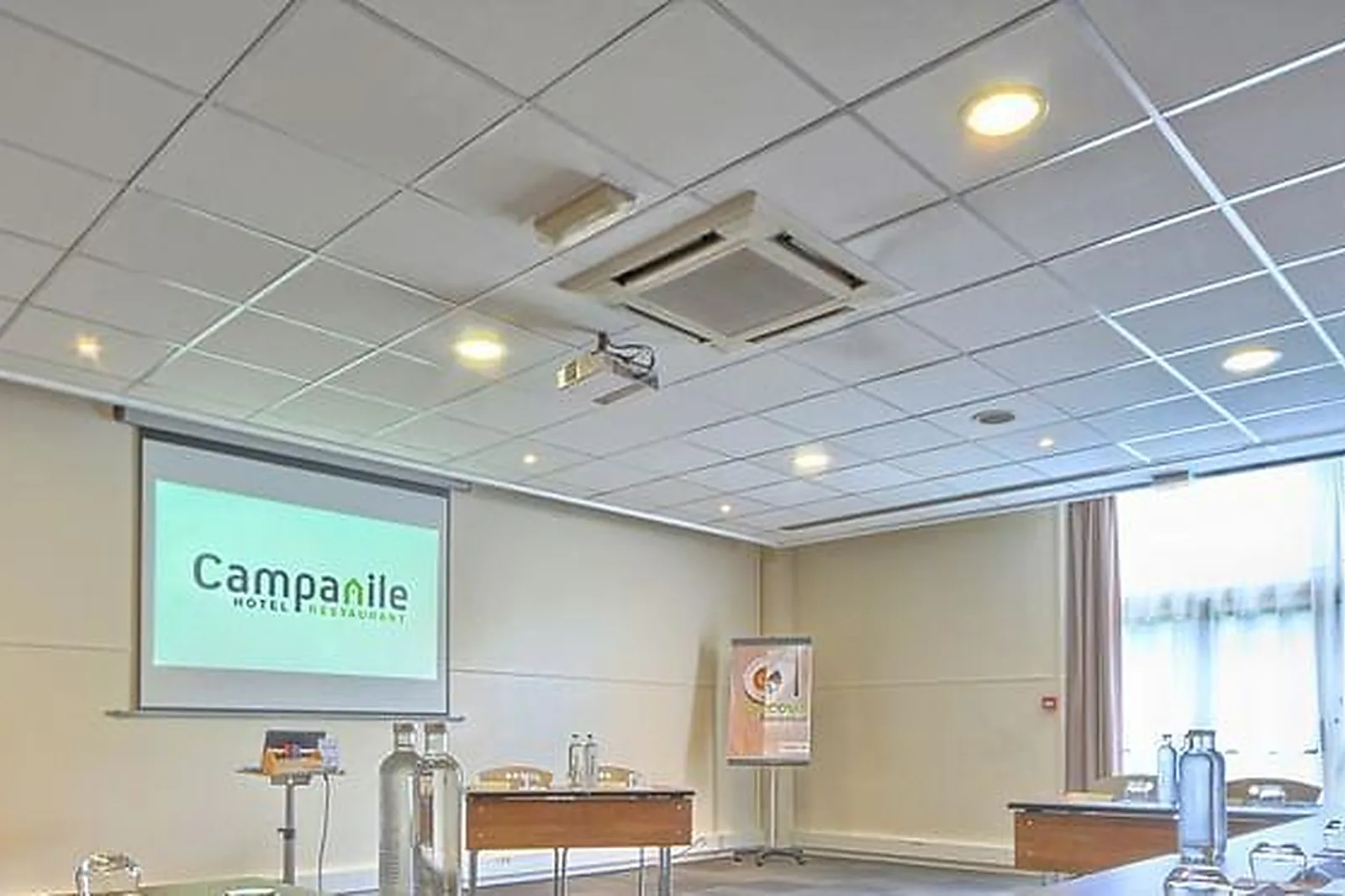 Lieux événementiels, ESPACE TRAIT D'UNION