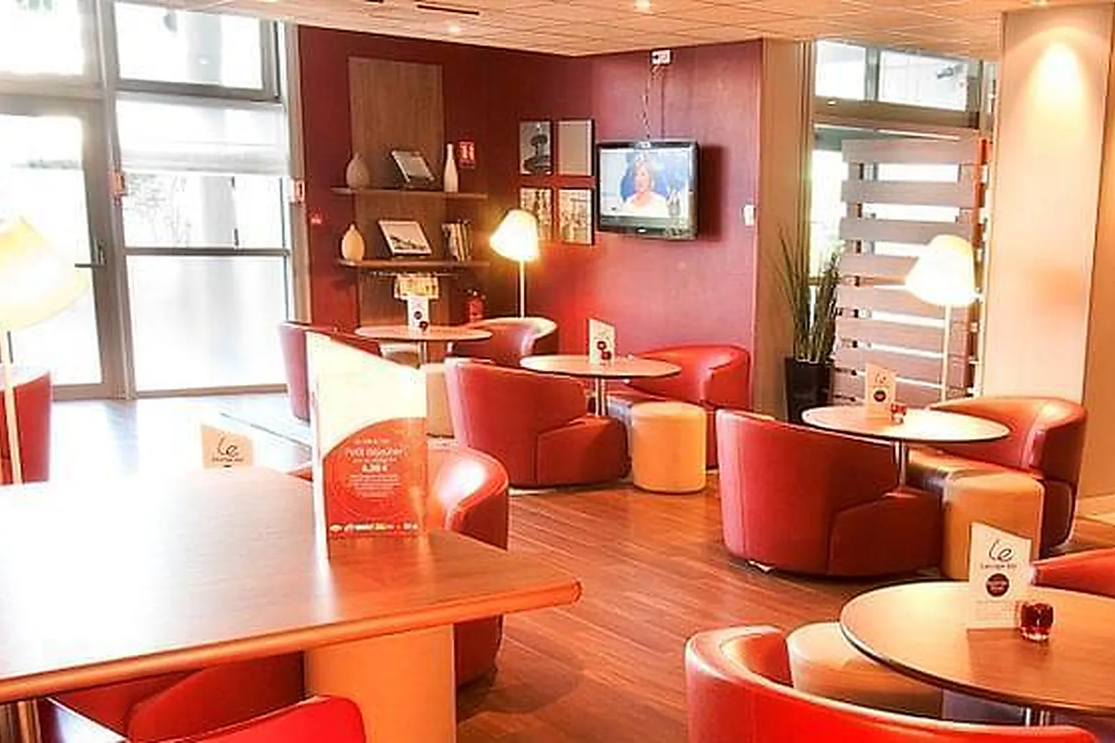 Lieux événementiels, ESPACE TRAIT D'UNION