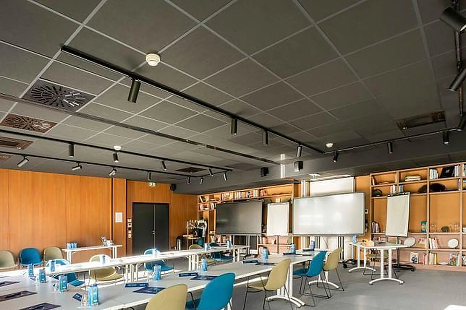 Lieux événementiels, CAMPANILE RUNGIS ORLY***