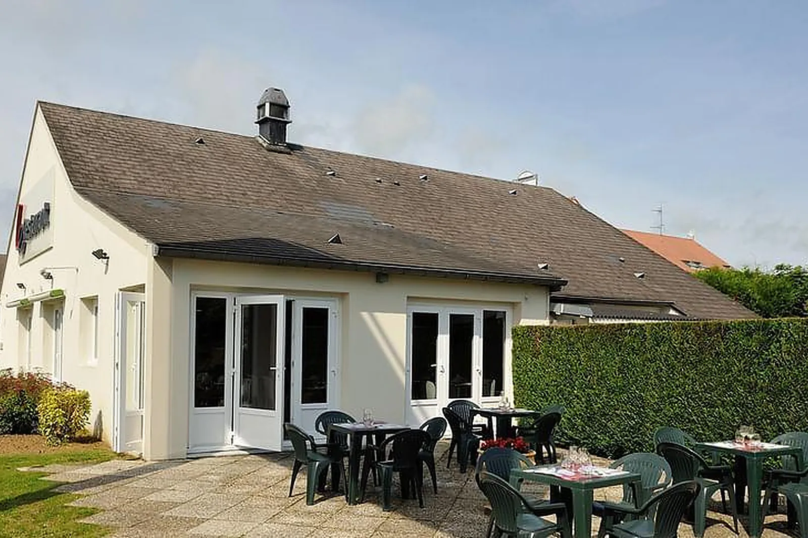 Lieux événementiels, CAMPANILE SAINT QUENTIN***