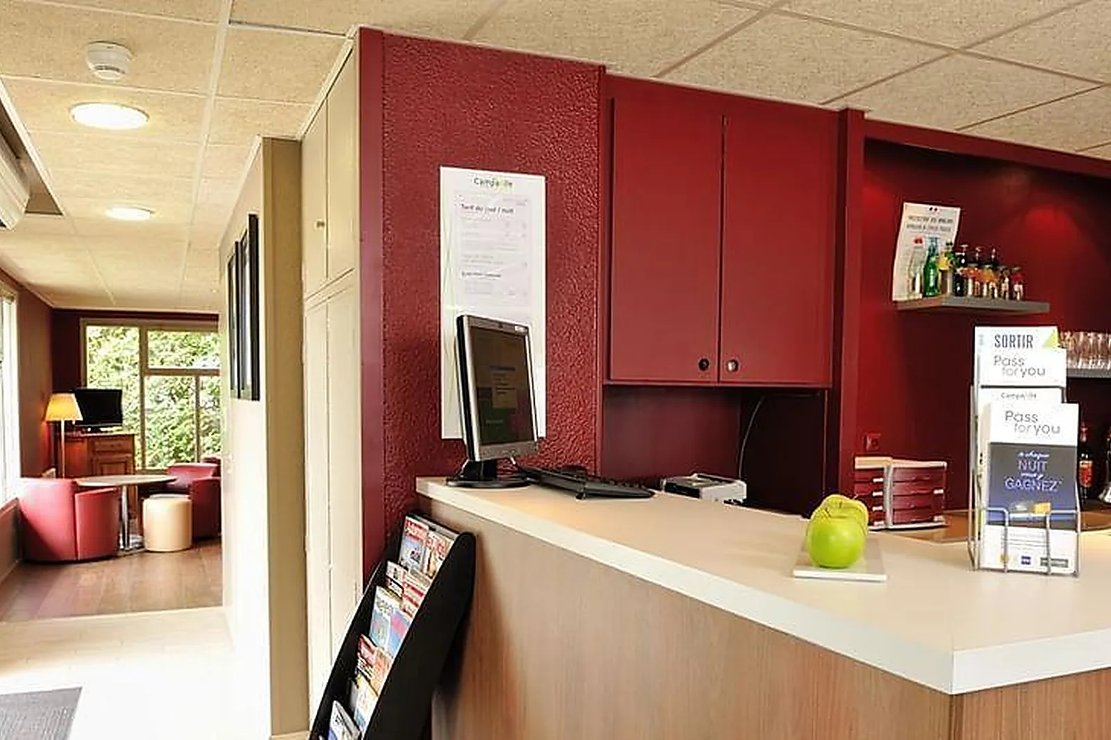 Lieux événementiels, CAMPANILE SAINT QUENTIN***