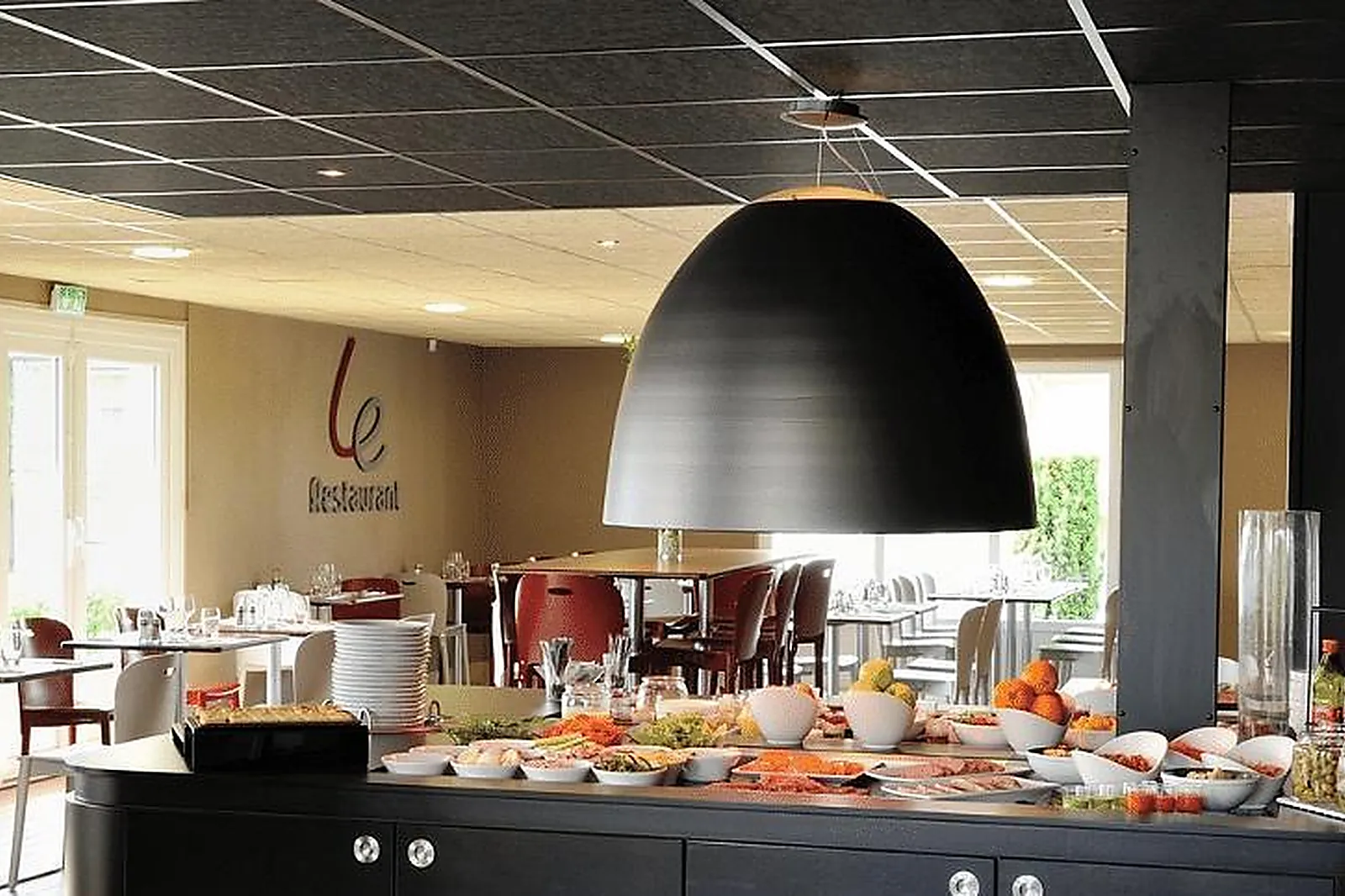 Lieux événementiels, CAMPANILE SAINT QUENTIN***