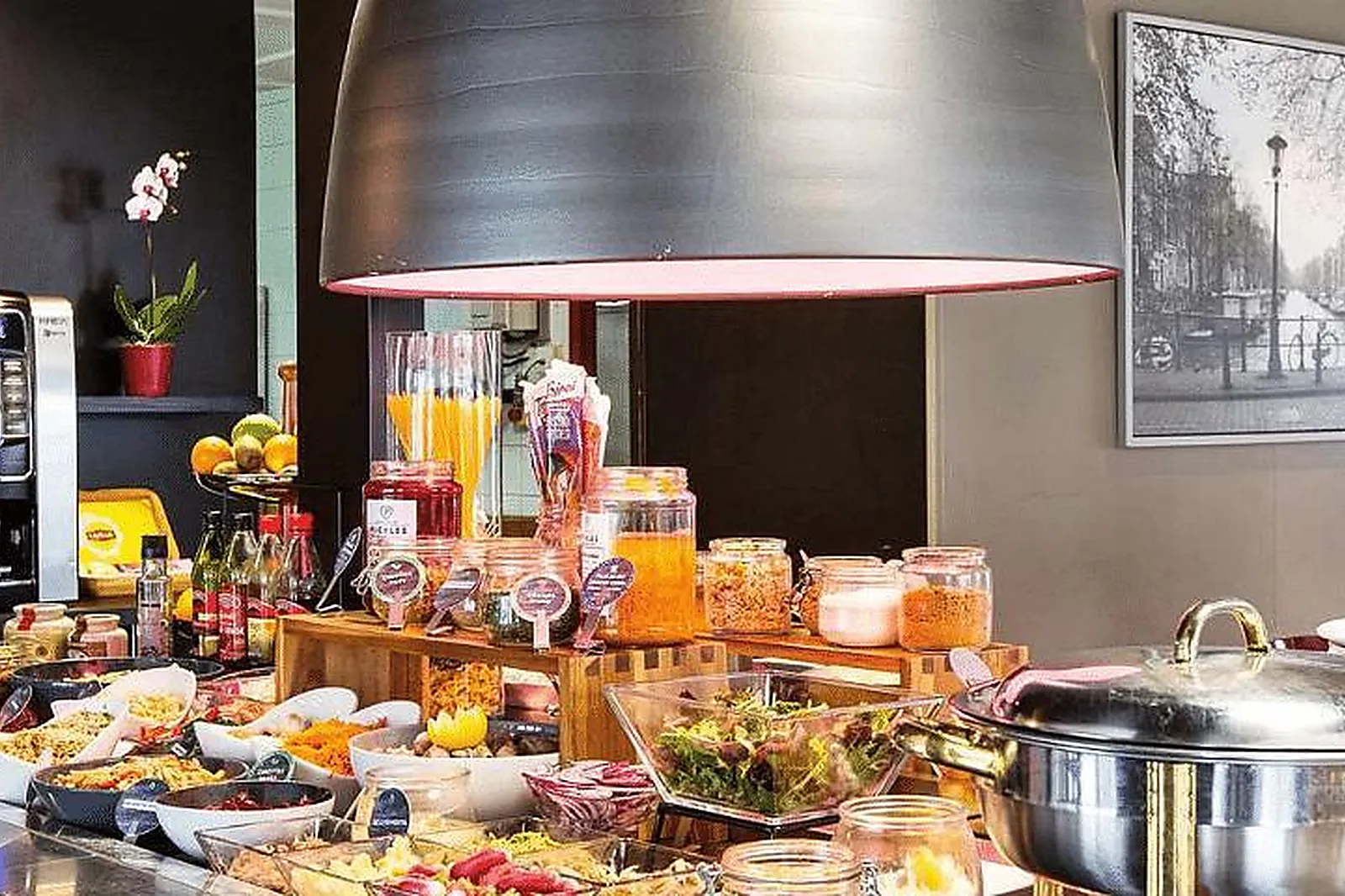 Lieux événementiels, CAMPANILE SAINT QUENTIN***