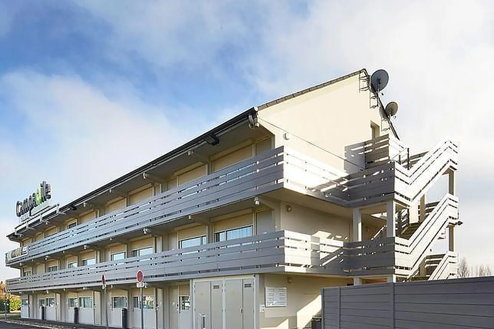 Lieux événementiels, RENT A BLOC