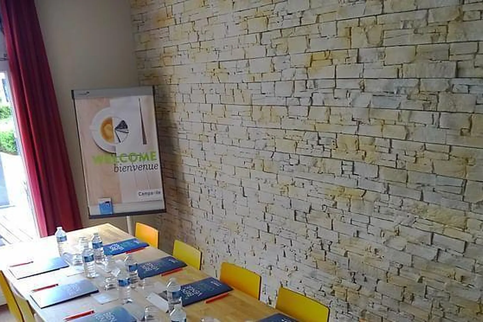 Lieux événementiels, CAMPANILE VAL DE FRANCE ***