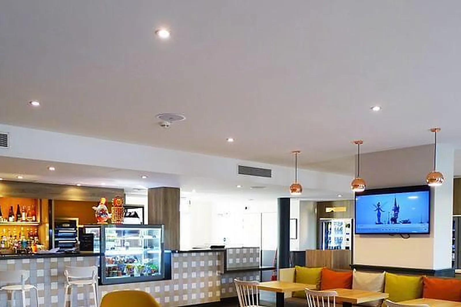 Lieux événementiels, CAMPANILE VAL DE FRANCE ***