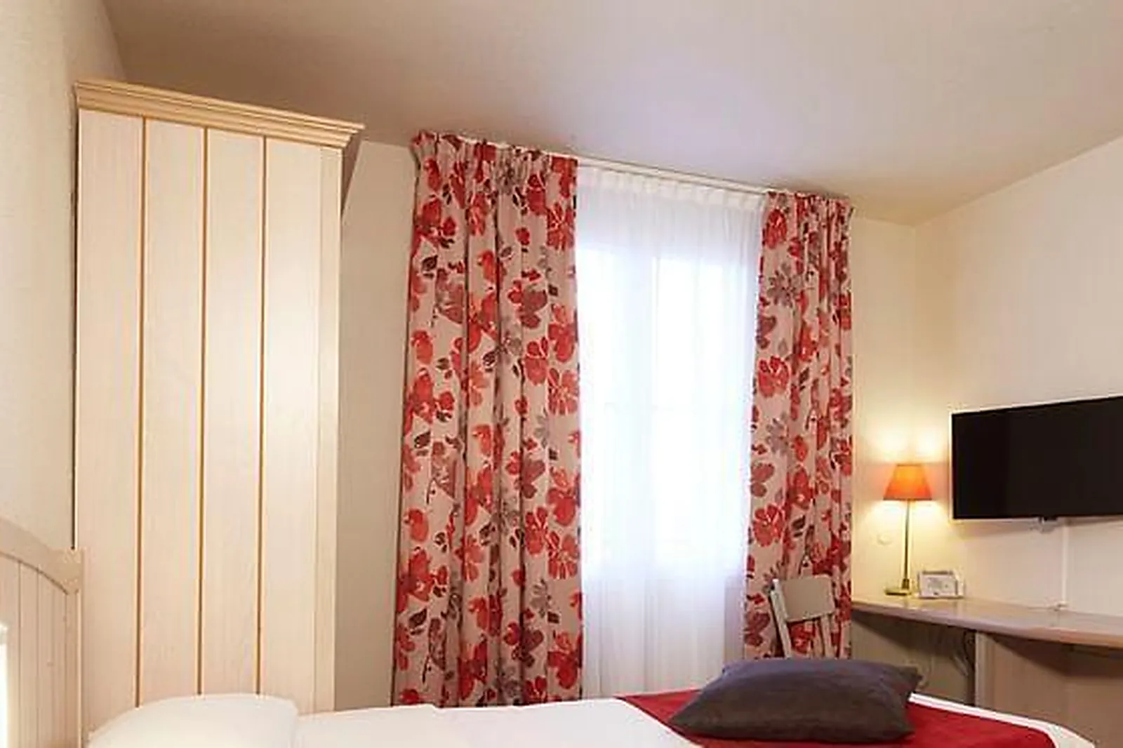 Lieux événementiels, CAMPANILE VAL DE FRANCE ***