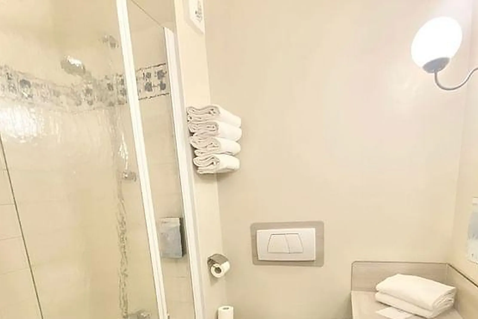 Lieux événementiels, CAMPANILE VAL DE FRANCE ***