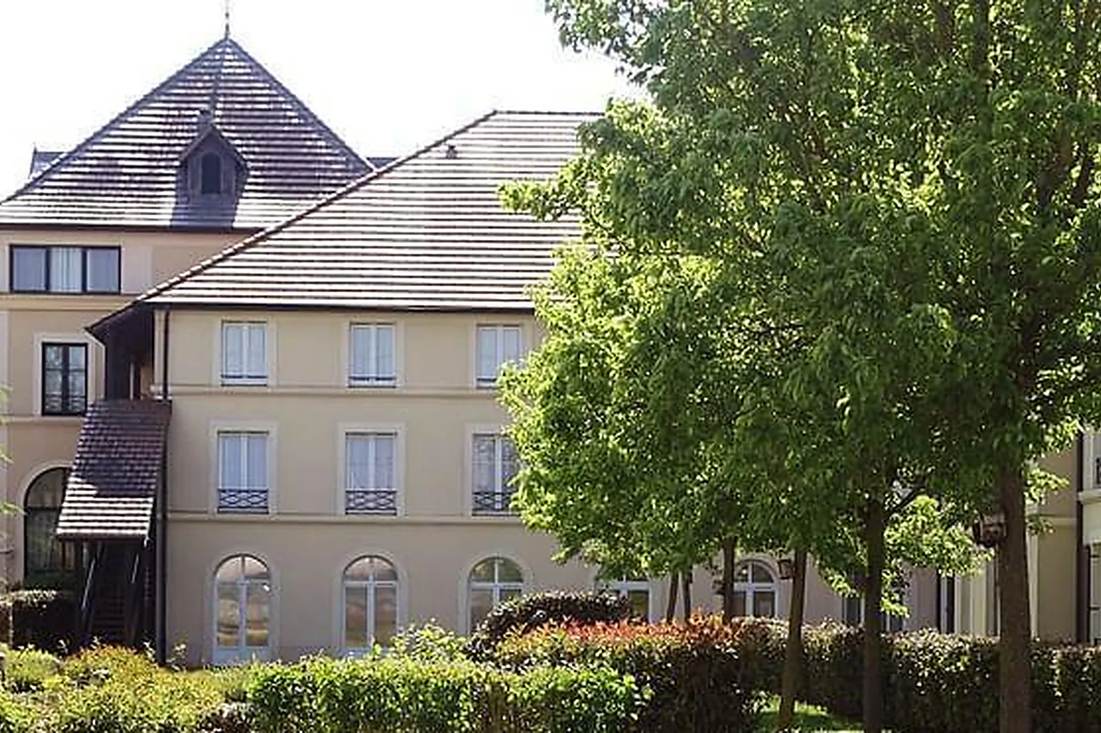 Lieux événementiels, CAMPANILE VAL DE FRANCE ***