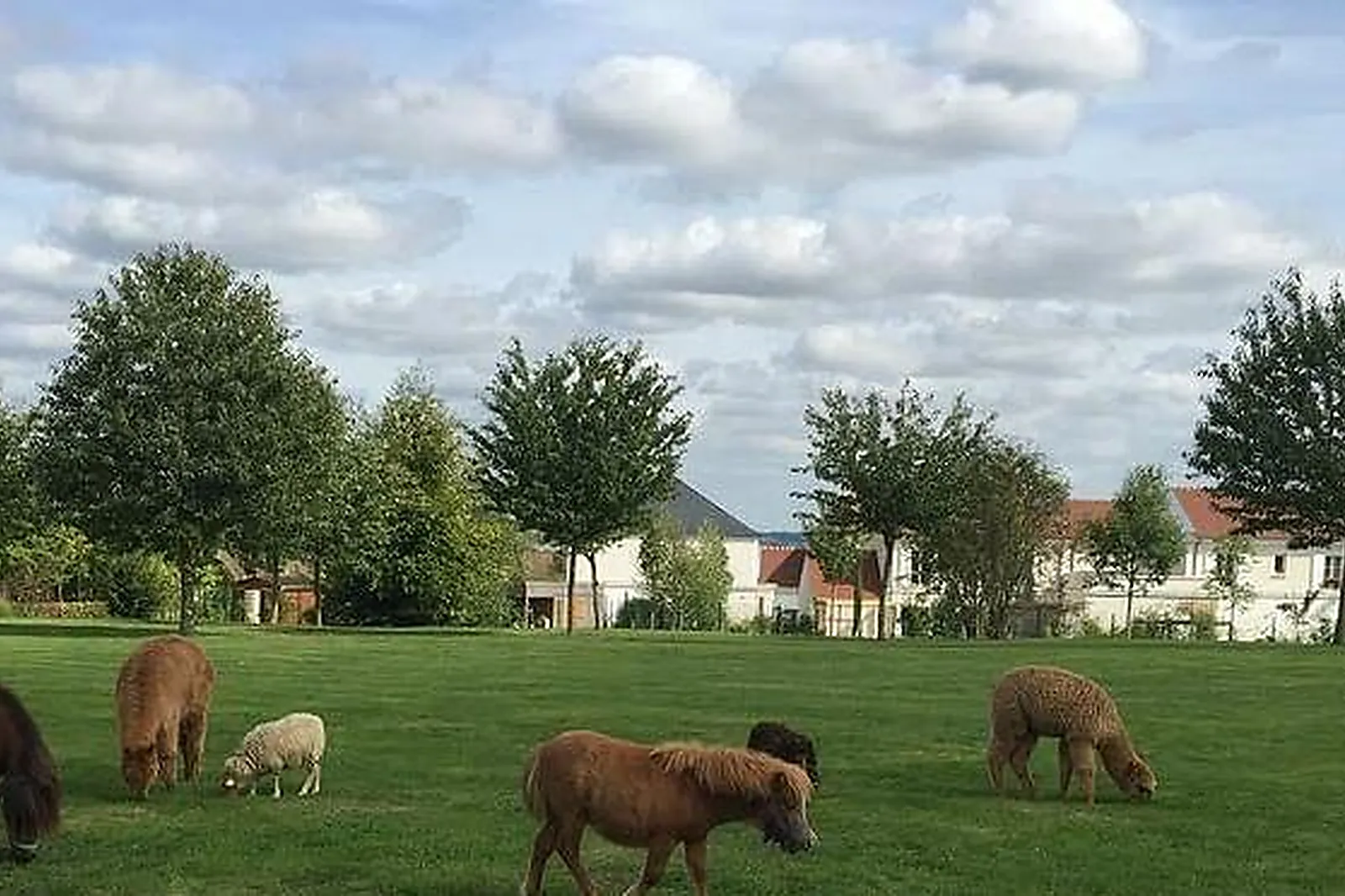 Lieux événementiels, CAMPANILE VAL DE FRANCE ***
