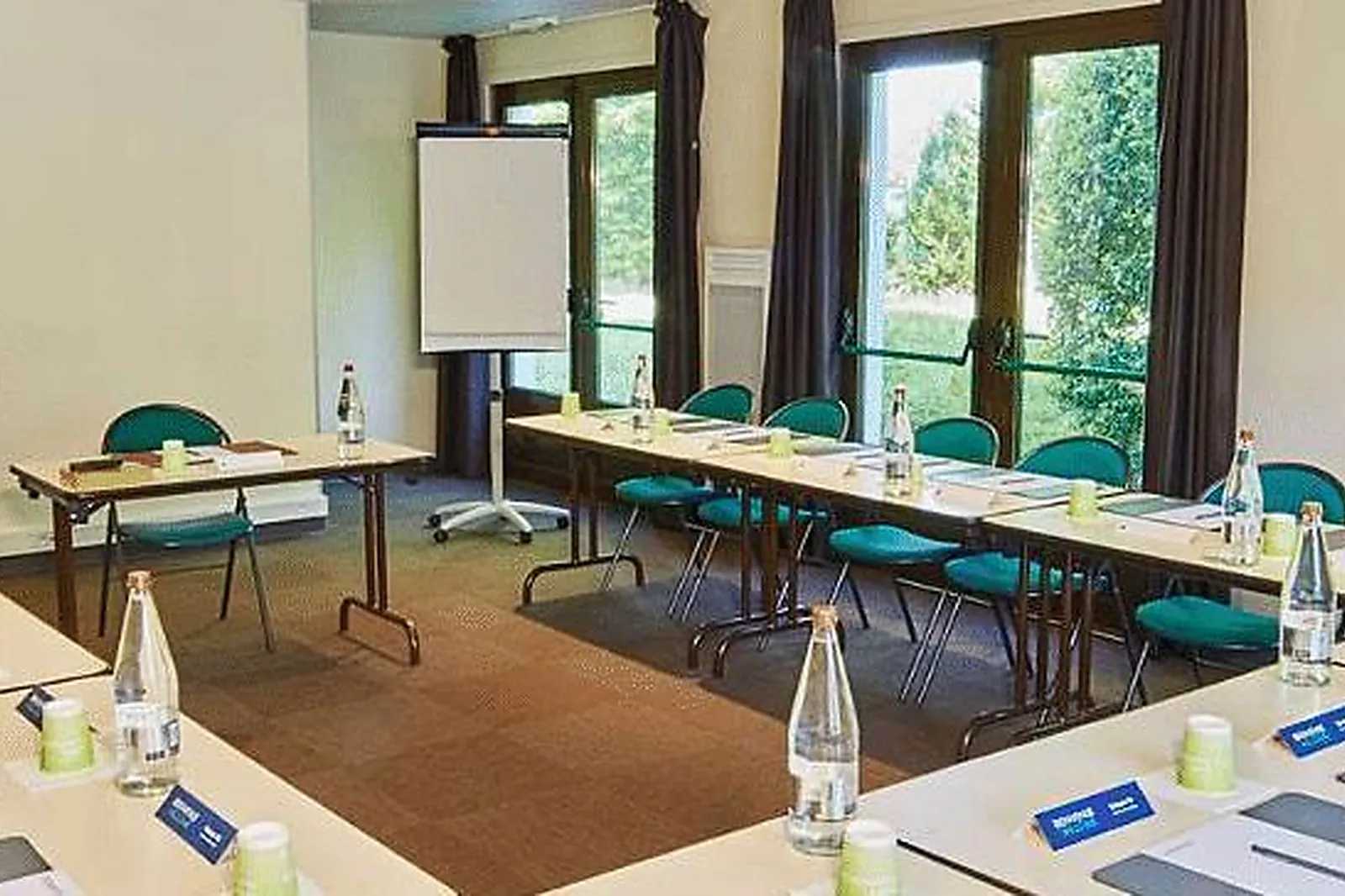 Lieux événementiels, CAMPANILE VERT SAINT DENIS***