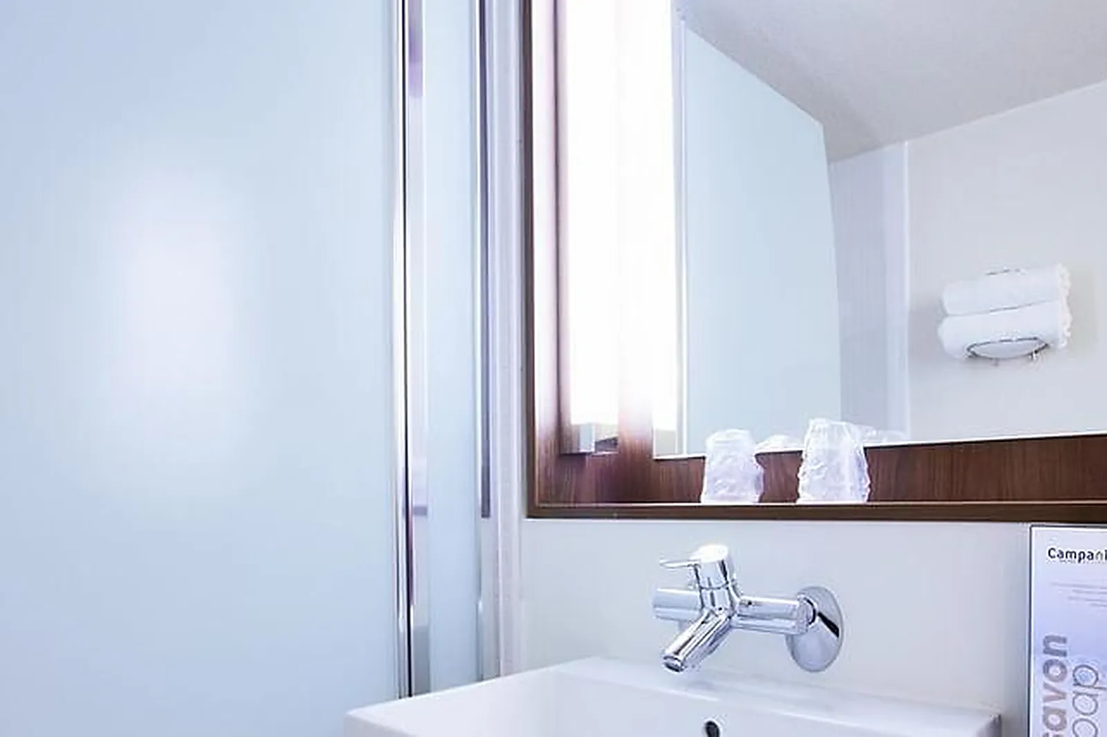 Lieux événementiels, CAMPANILE VIERZON***