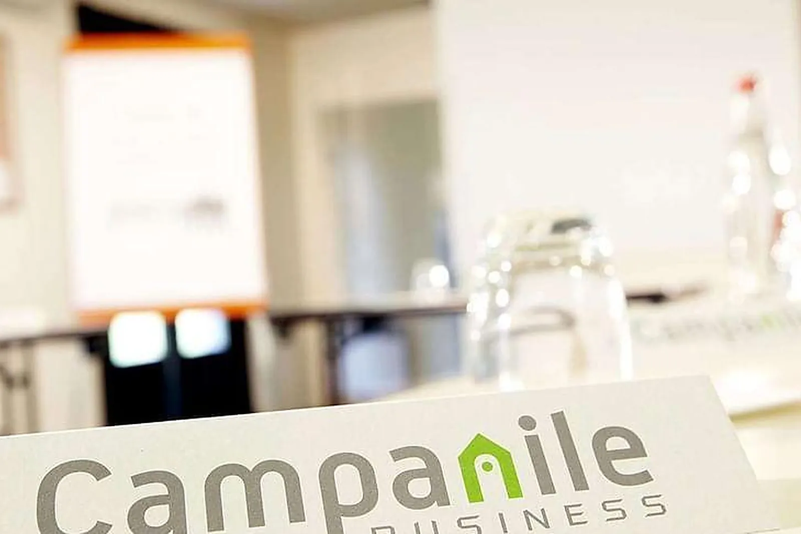 Lieux événementiels, CAMPANILE VITROLLES GRIFFON***