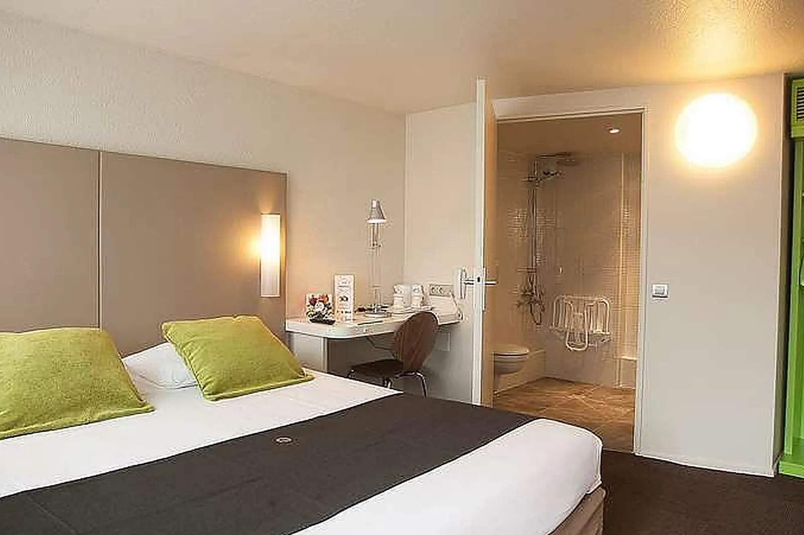 Lieux événementiels, CAMPANILE VITROLLES GRIFFON***