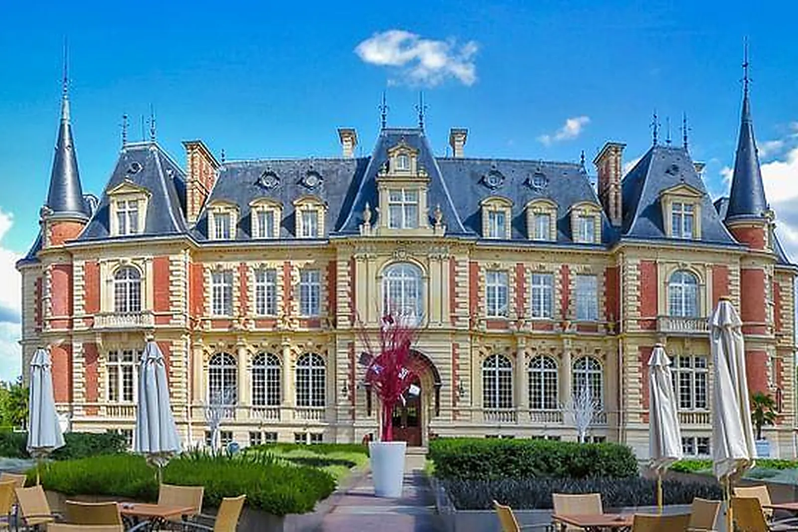 Lieux événementiels, CAMPUS SERGE KAMPF LES FONTAINES