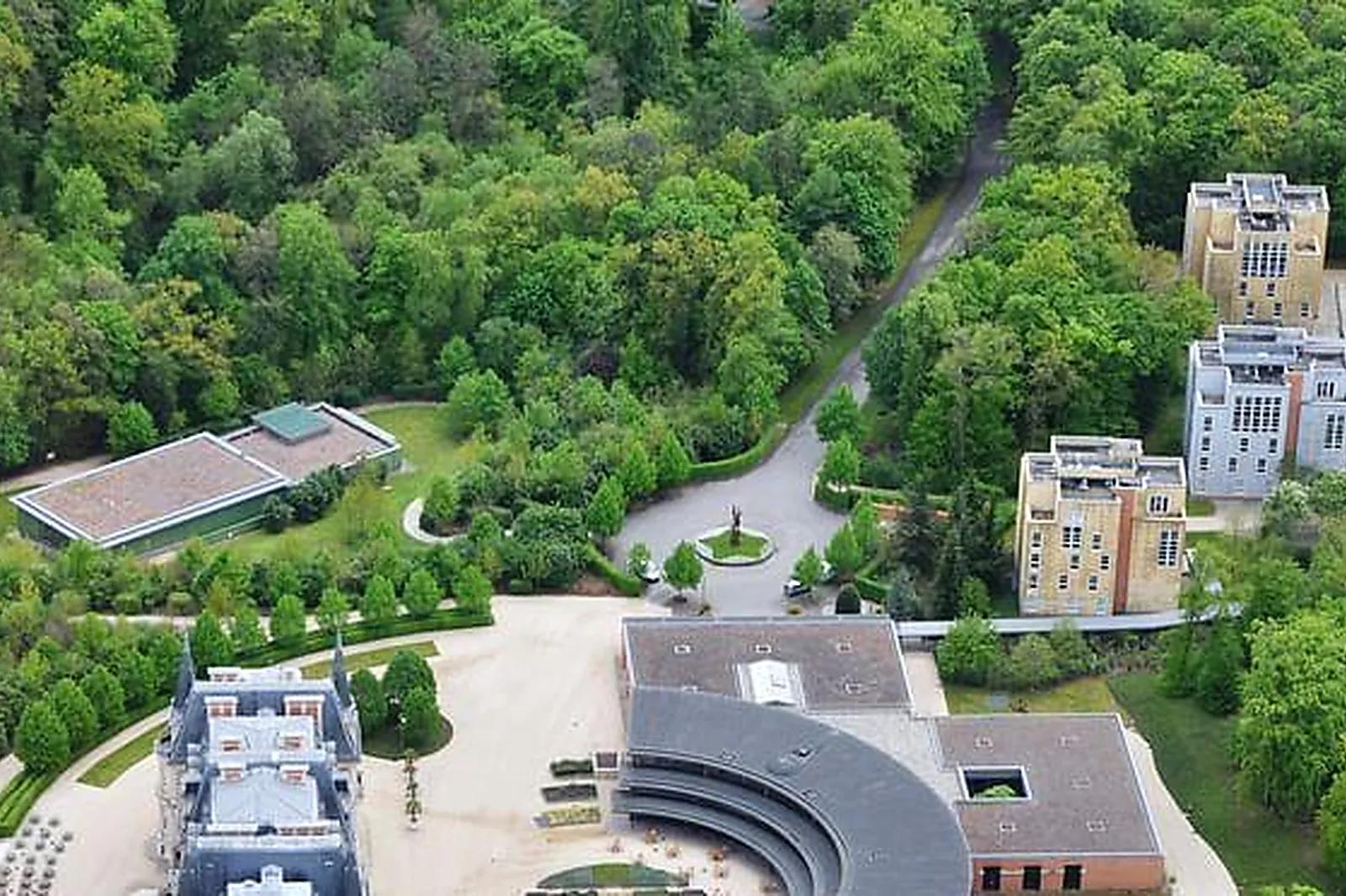 Lieux événementiels, CAMPUS SERGE KAMPF LES FONTAINES